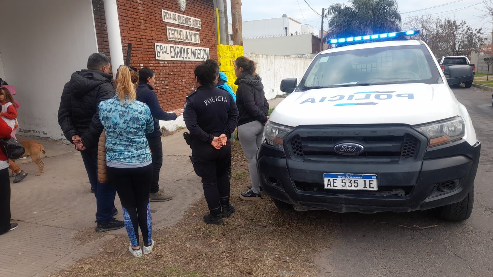 Denunciaron a una escuela que proyectó una película con sexo, violaciones y  canibalismo a chicos de 12 años | TN