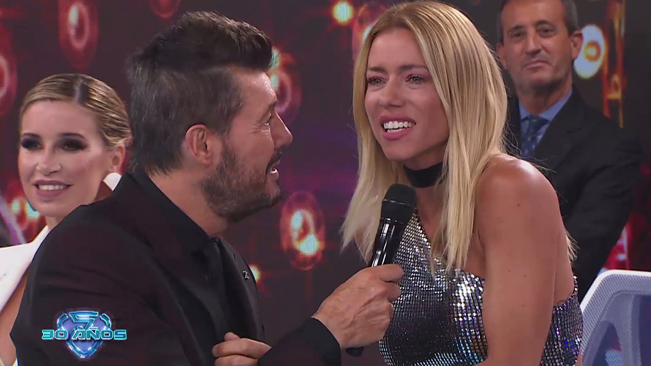 Nicole Neumann debutó como jurado del Bailando y se llevó todas las miradas con su look