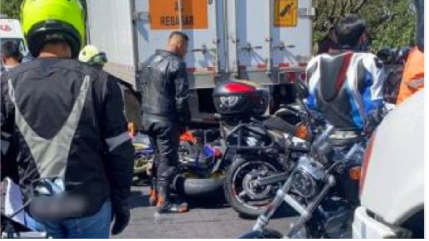 Un fatal accidente ocurrido en México dejó como saldo varios motociclistas lesionados y fallecidos. Además aseguran captar la presencia de un fantasma. (Foto: Twitter / FernandoCruzFr7).