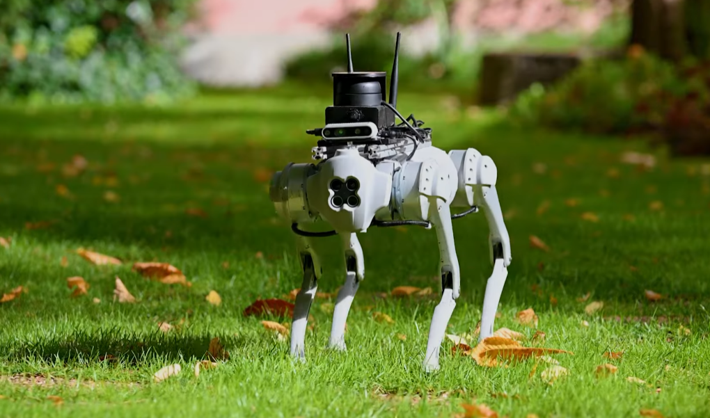 Perro robot de Boston Dynamics puede hablar y ser guía gracias a