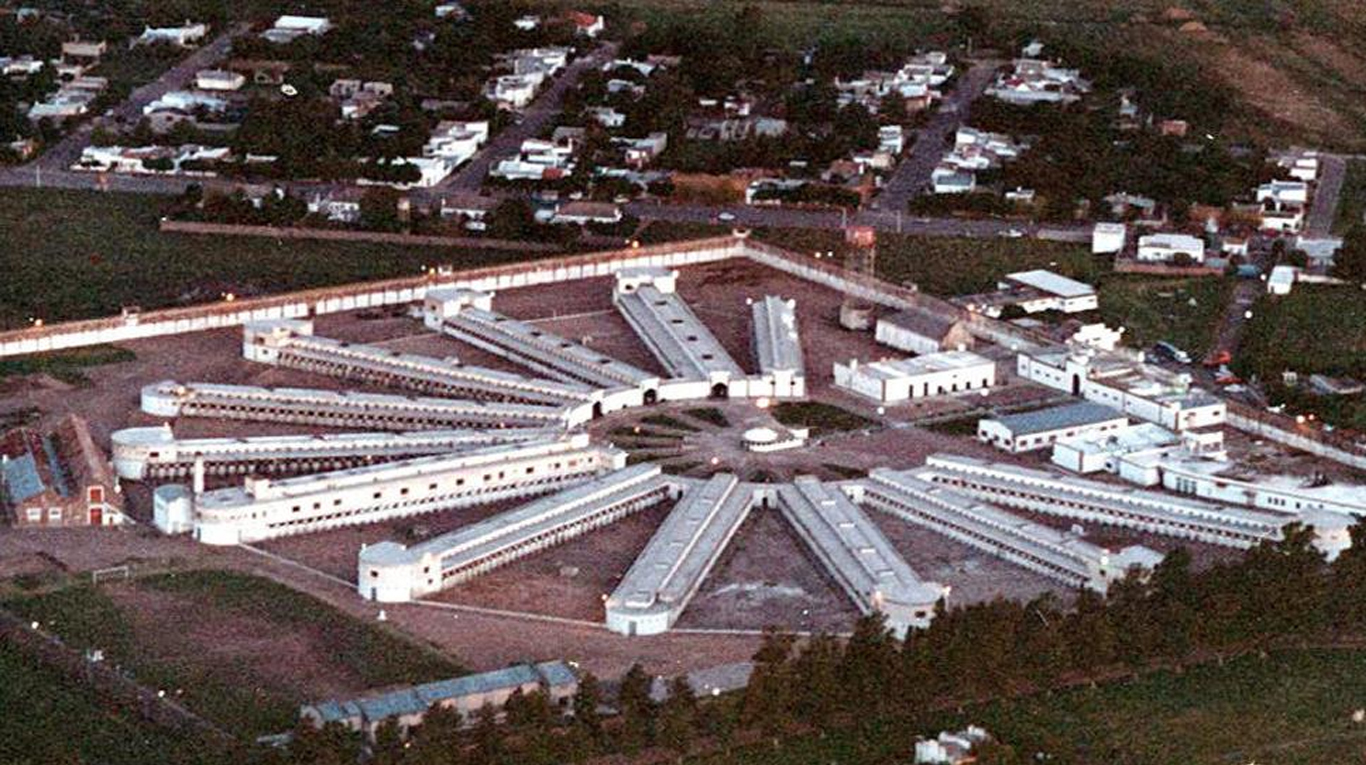 Crimen de Fernando Báez Sosa: cómo es la cárcel de Sierra Chica, donde  podrían cumplir la condena los rugbiers | TN