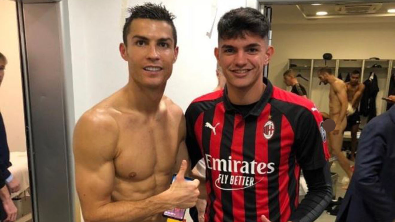 El blooper de Cristiano Ronaldo: se sacó una foto en el vestuario y sin  querer mostró a su compañero desnudo | TN