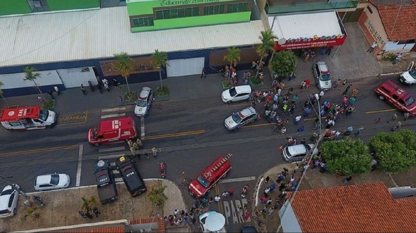 Tres personas murieron y 11 resultaron heridas en un ataque a dos escuelas en Espírito Santo, Brasil. (Foto: FuerNews.)