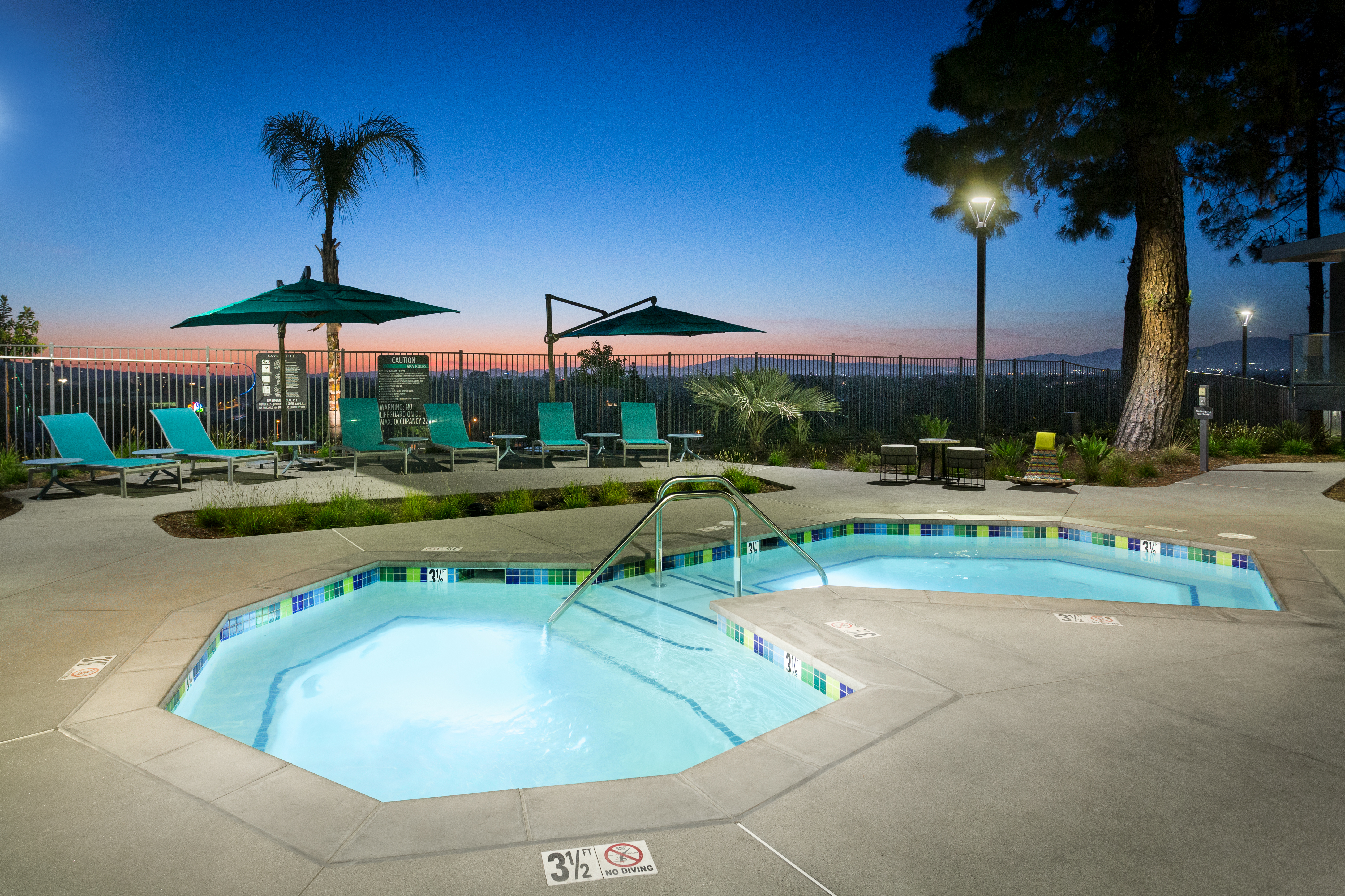 Pool at Ava Toluca Hills (2 of 4)