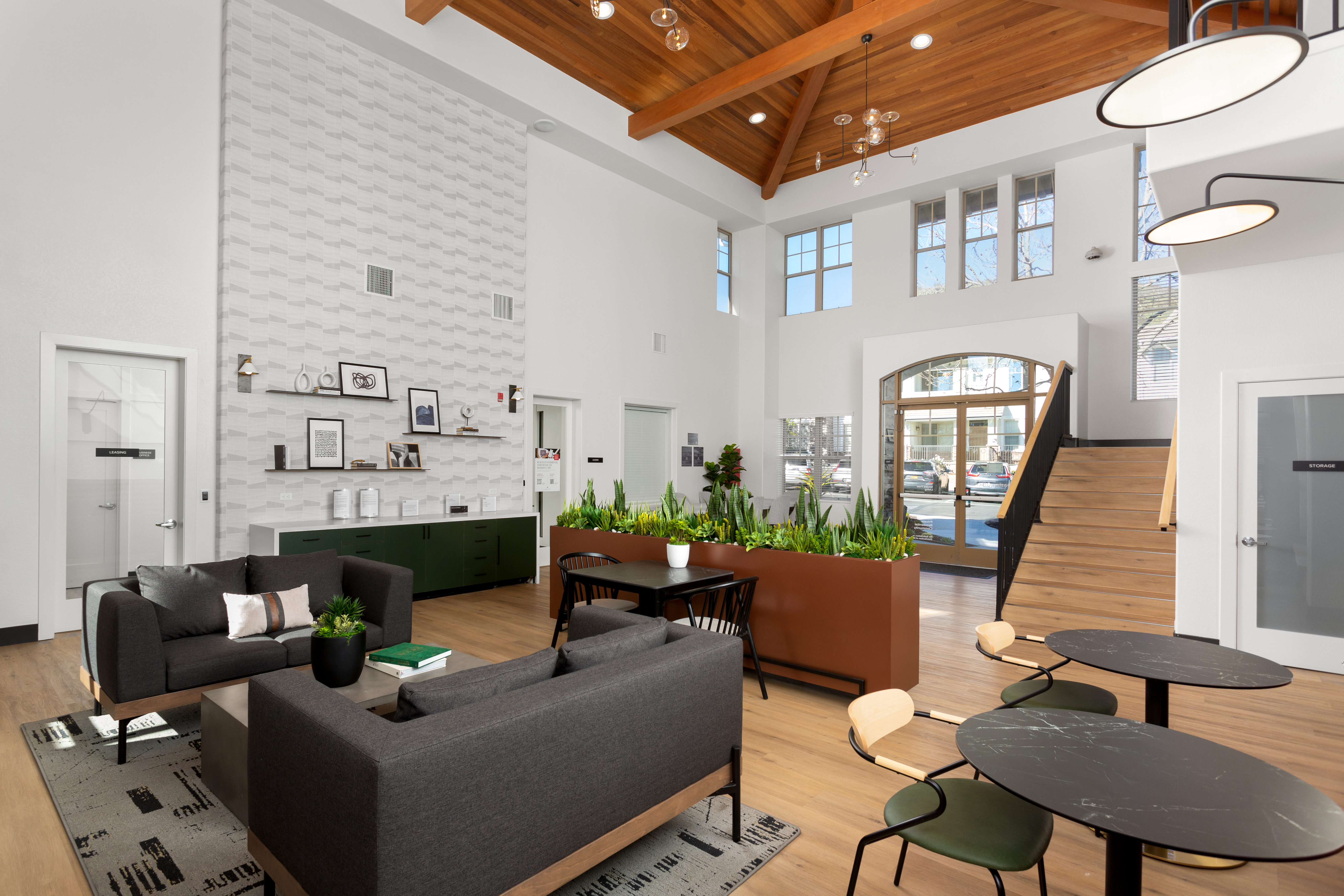 Lobby at Avalon Oak Creek (1 of 3)