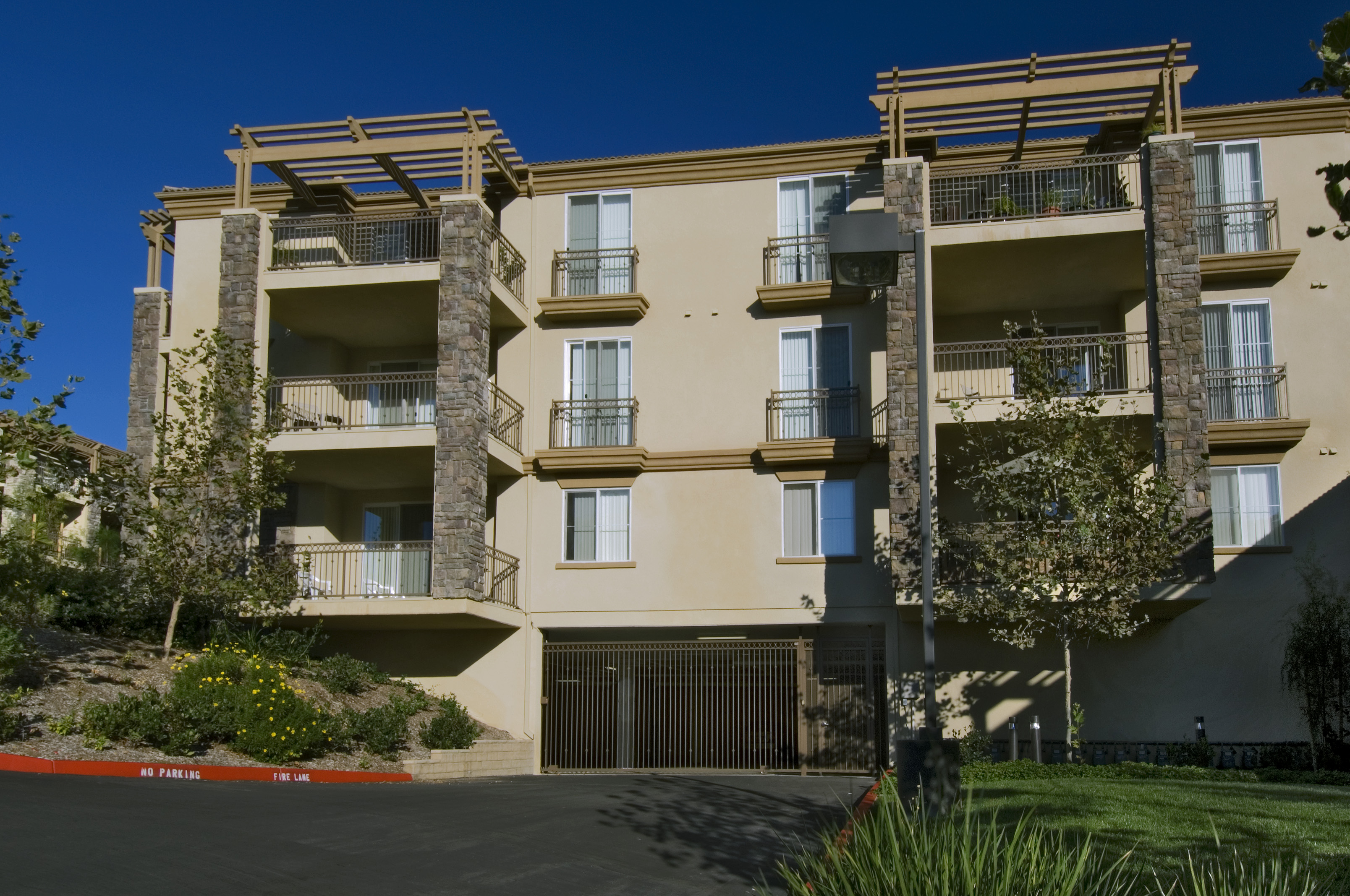 Avalon Thousand Oaks Plaza 34 of 34