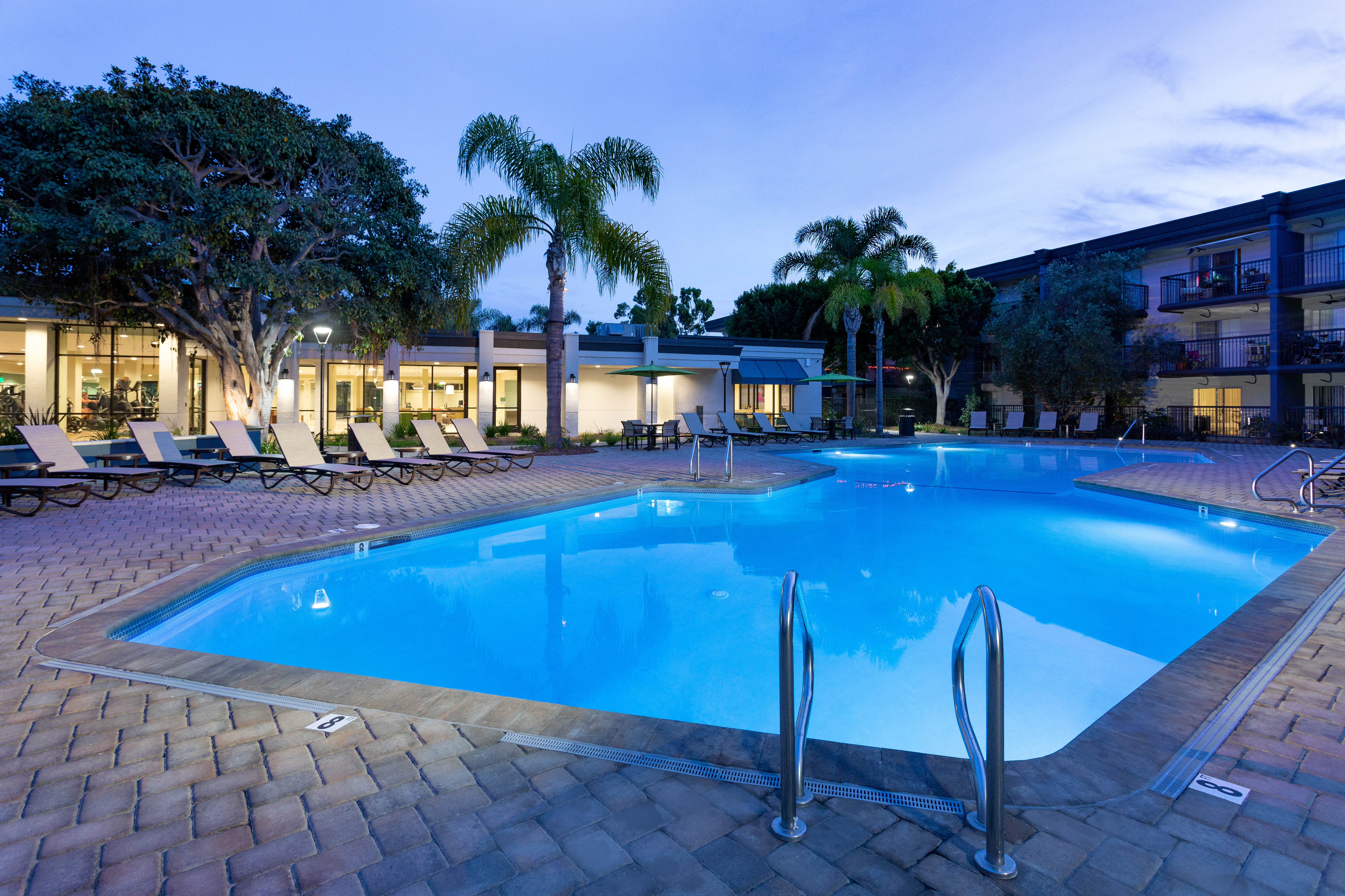 Pool at Eaves (3 of 4)