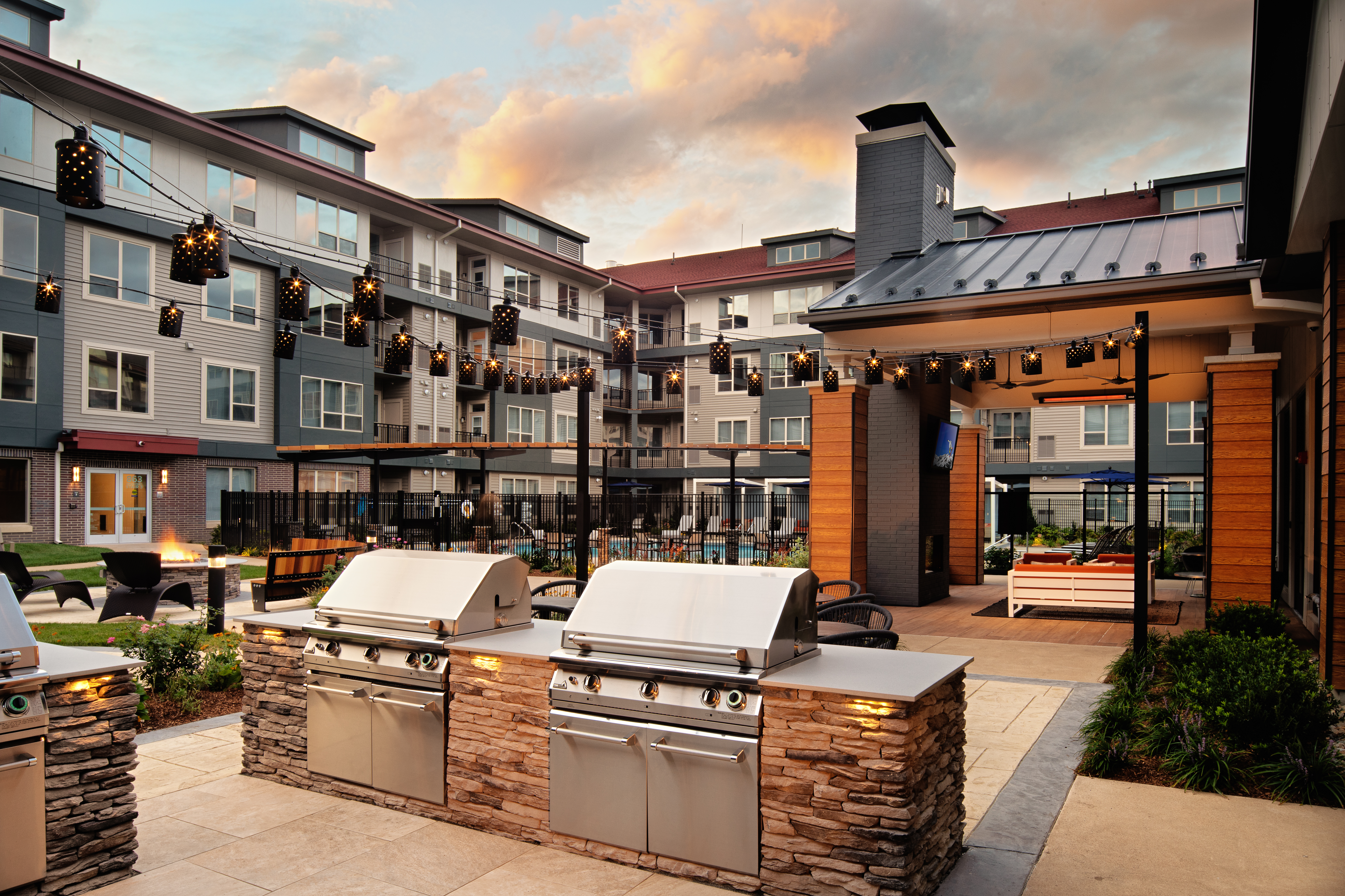 Grill area at Avalon (2 of 2)