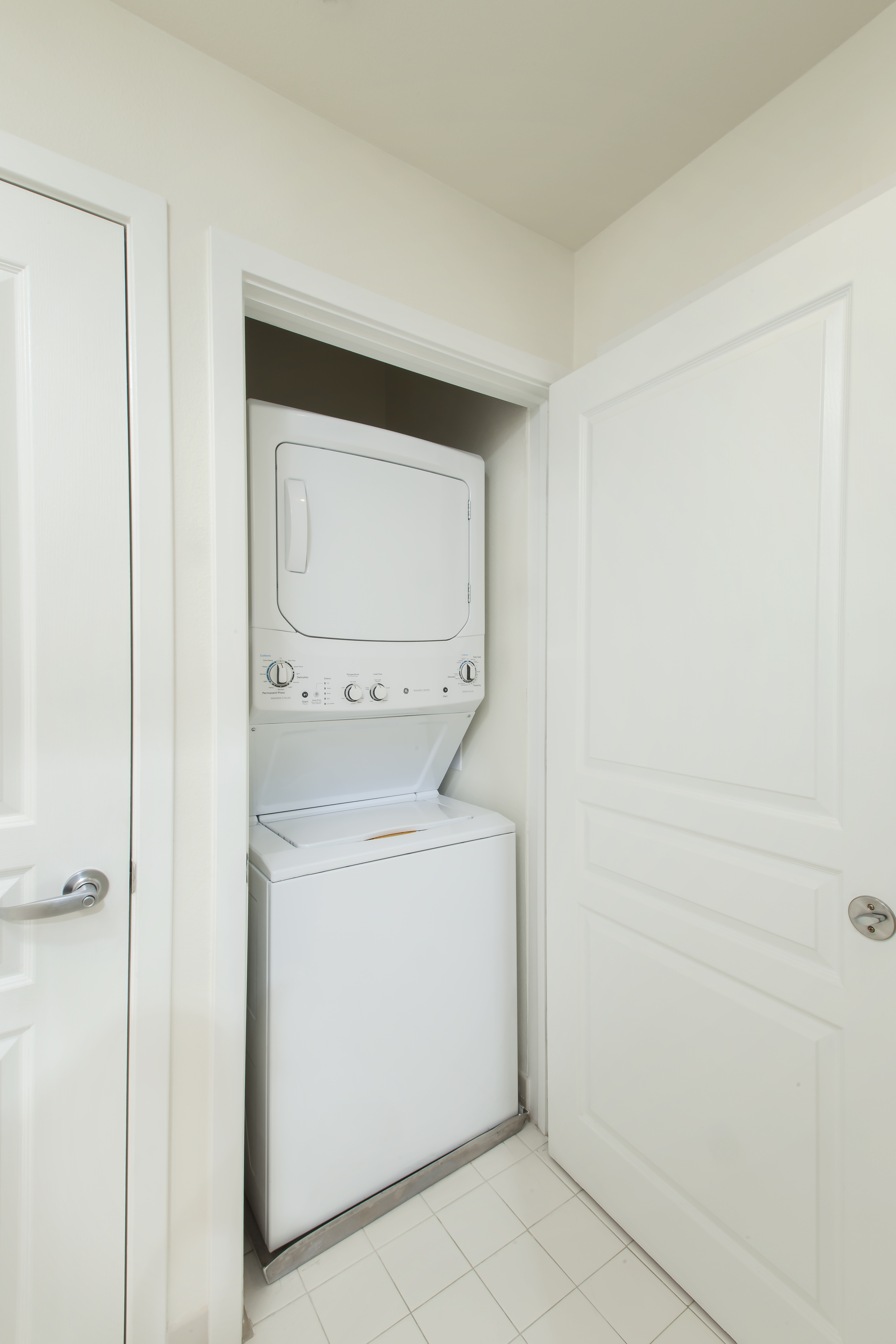 Laundry room at Avalon Towers On The Peninsula