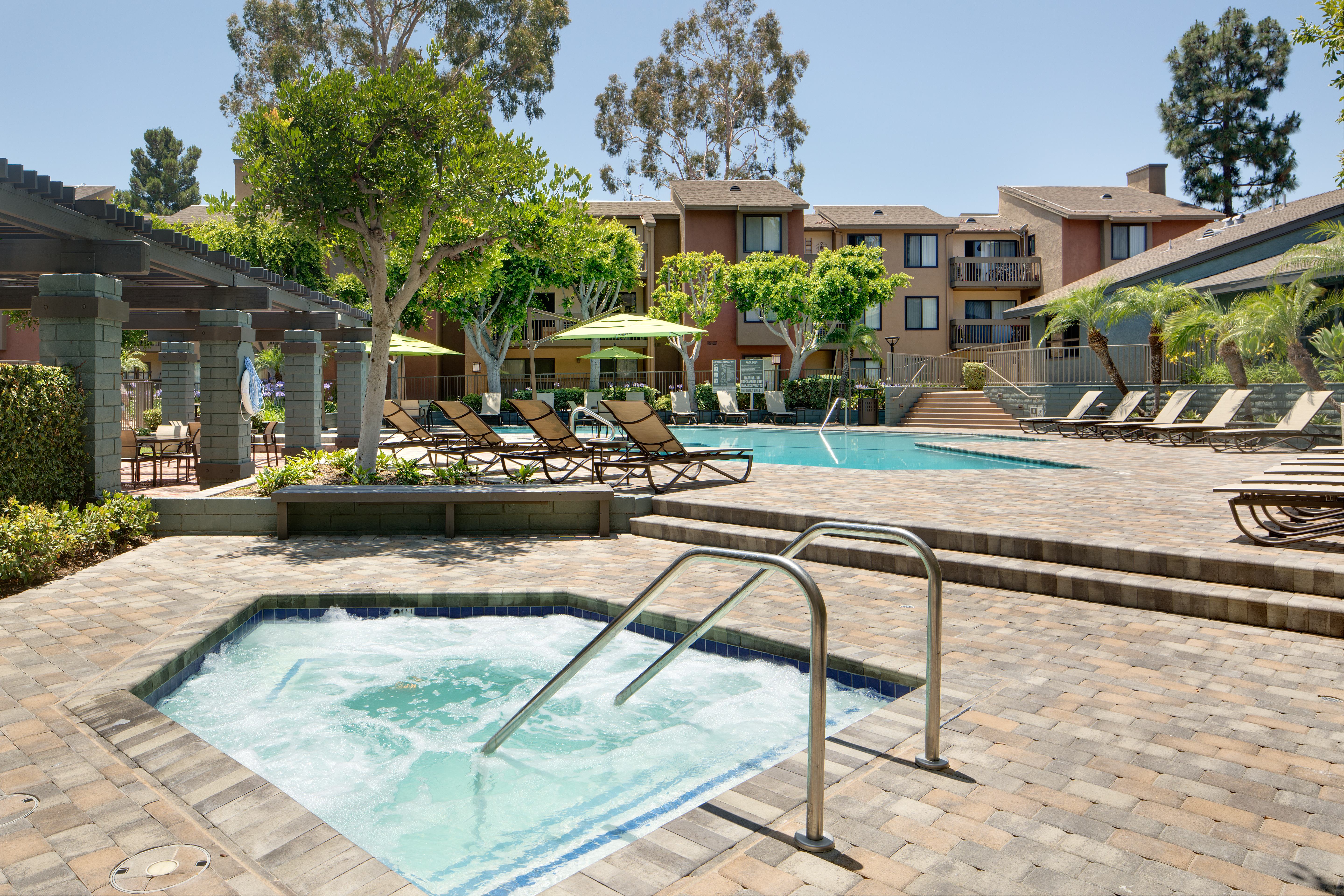 Pool at Eaves (3 of 5)