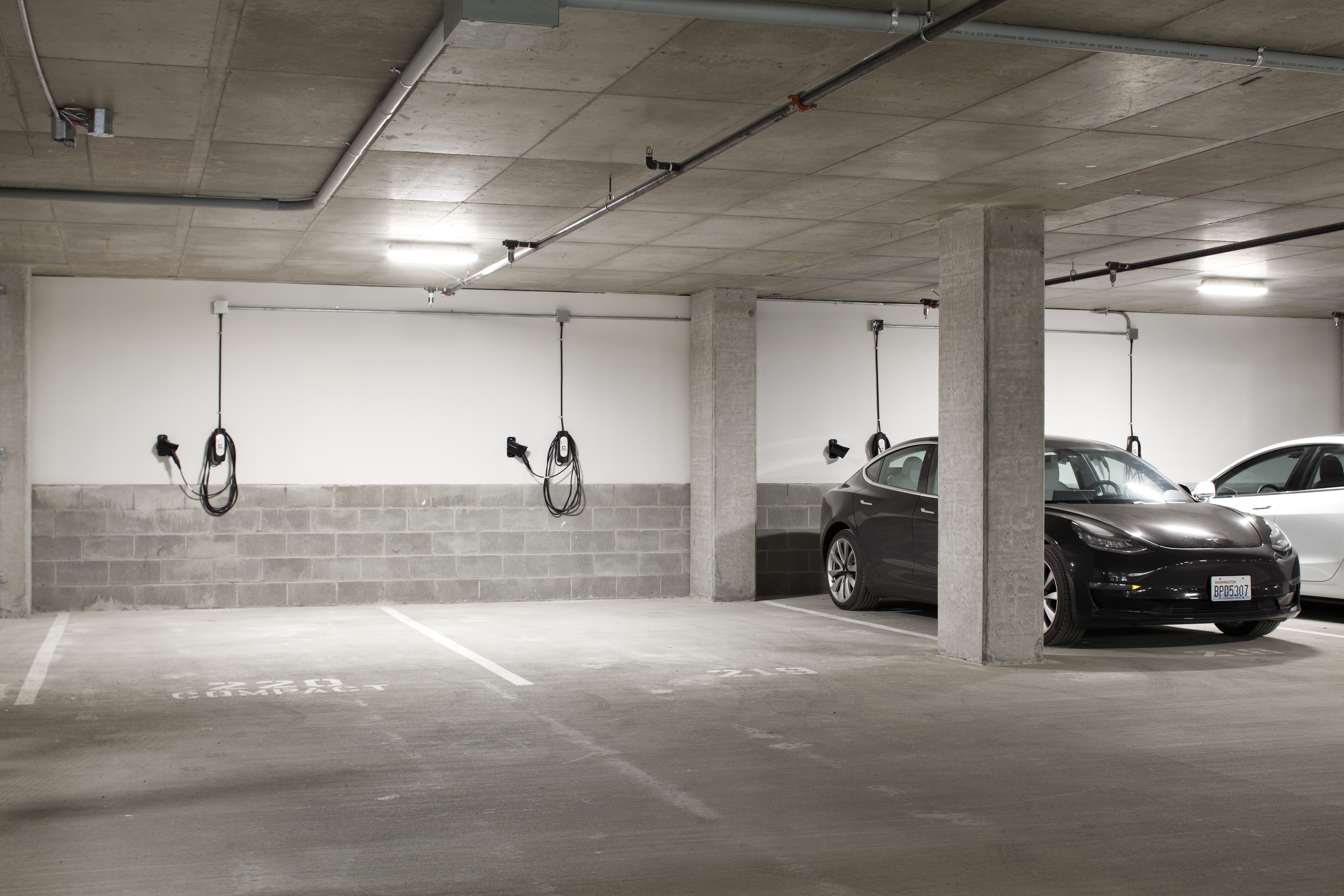 Parking at Ava Esterra Park