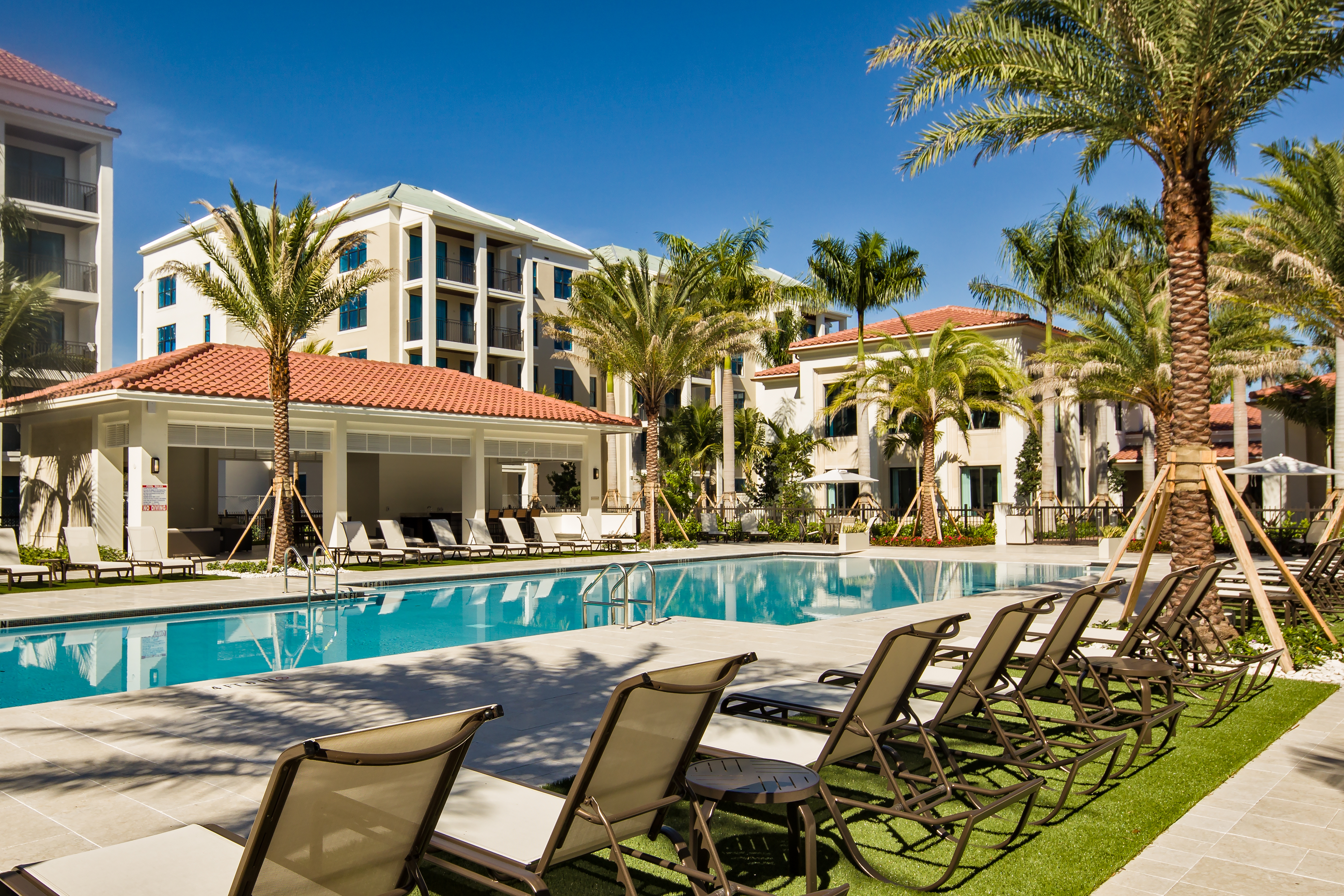 Pool at Avalon 850 Boca (1 of 2)