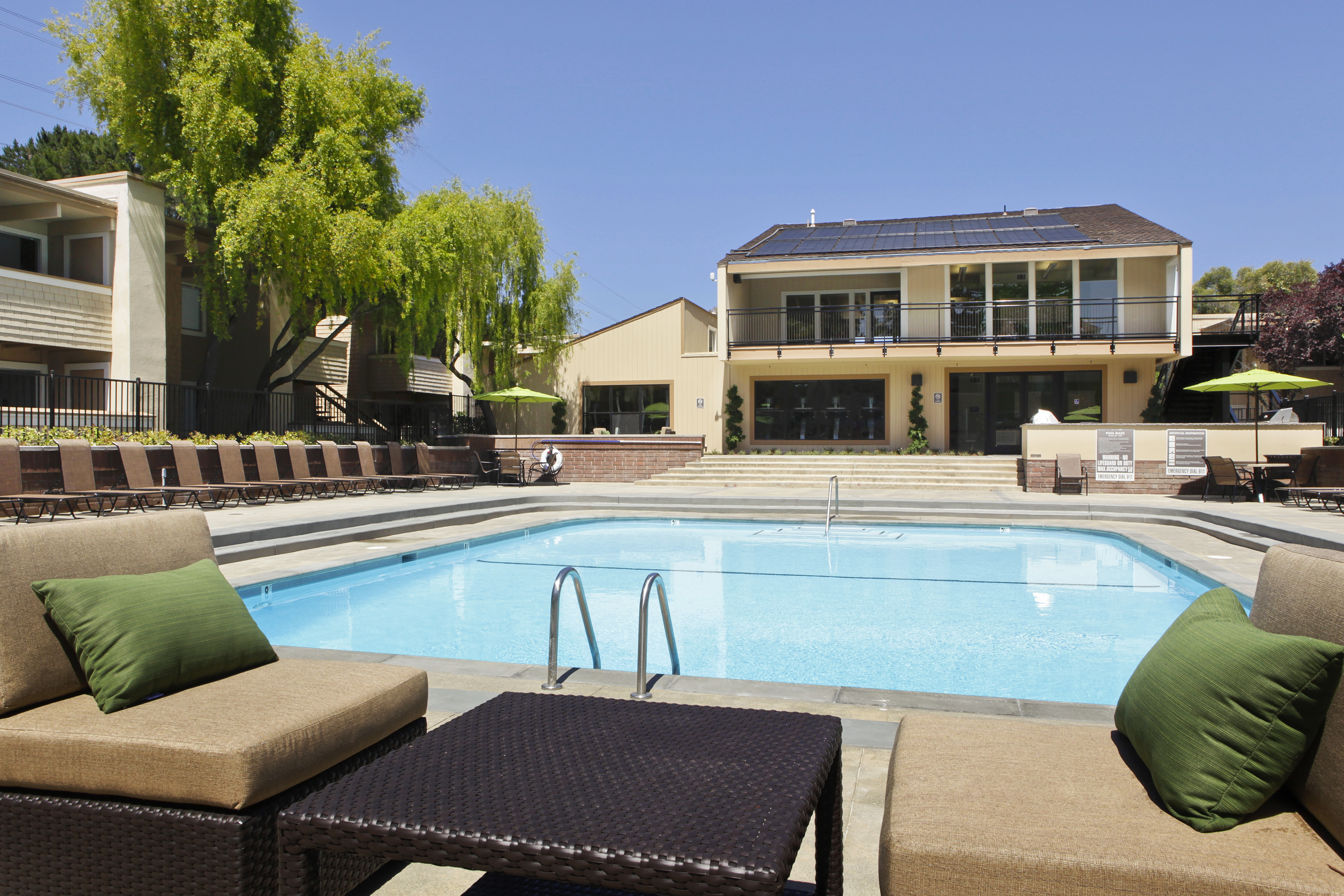 Pool at Eaves (1 of 5)