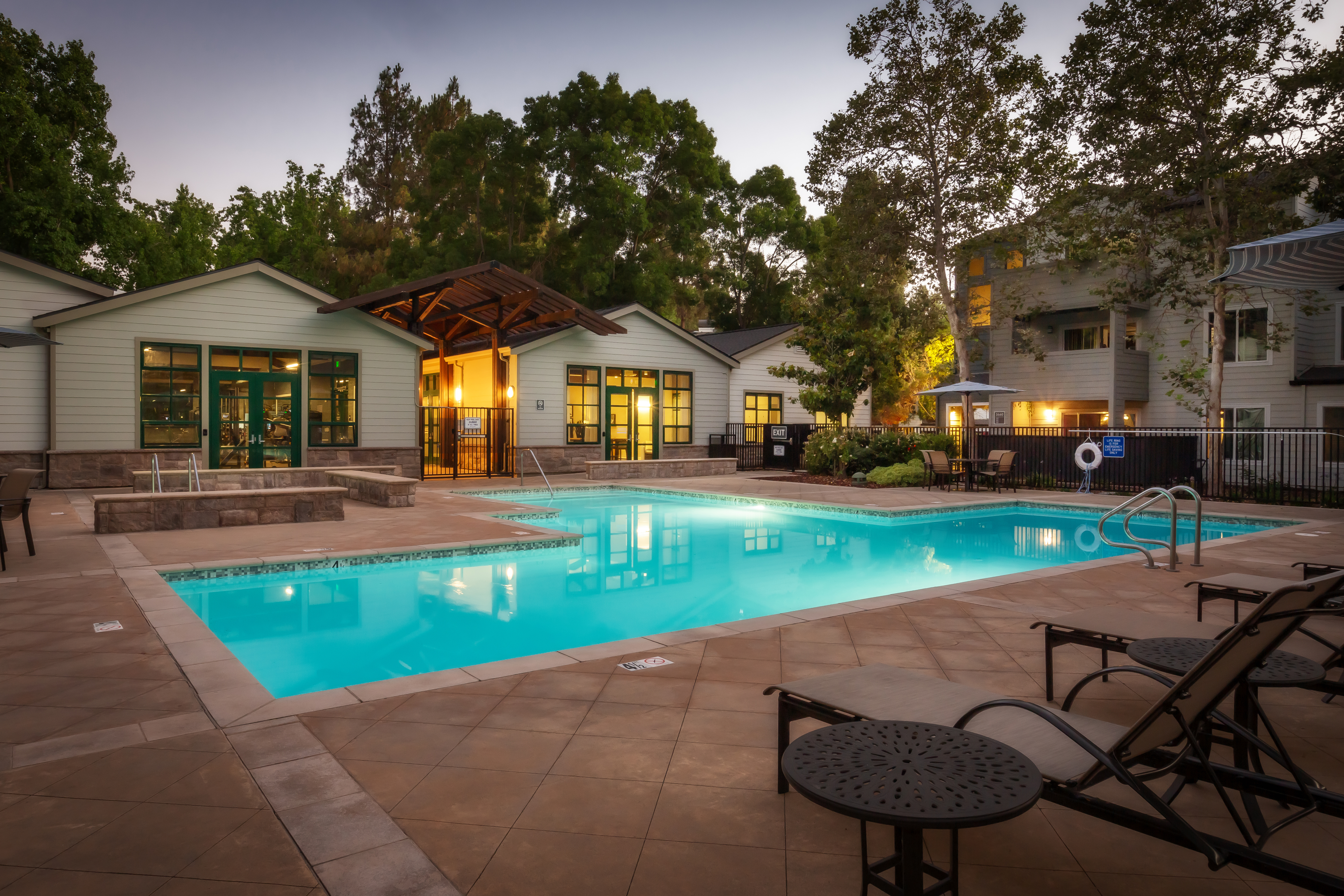 Pool at Eaves (5 of 8)
