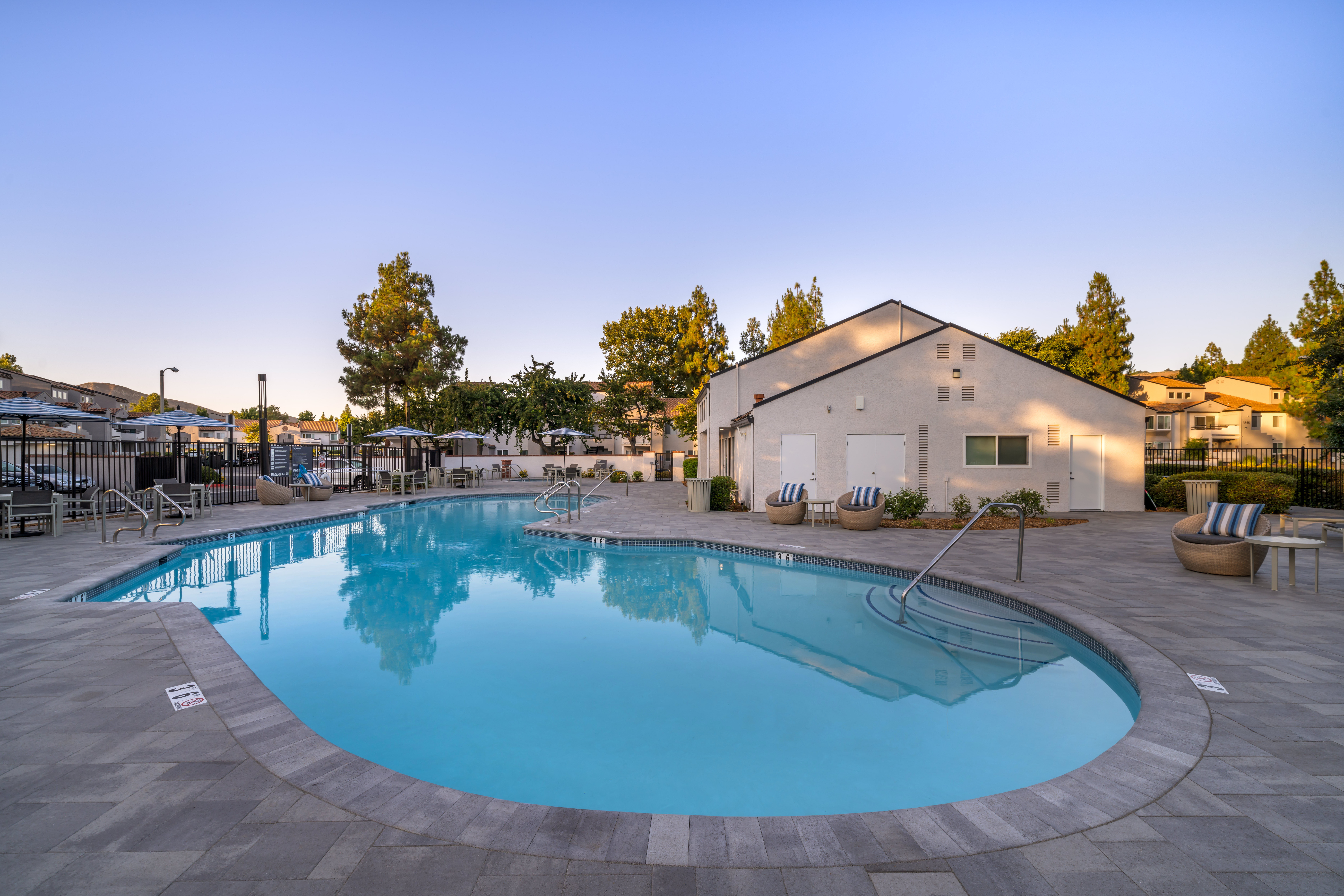 Pool at Avalon (4 of 4)
