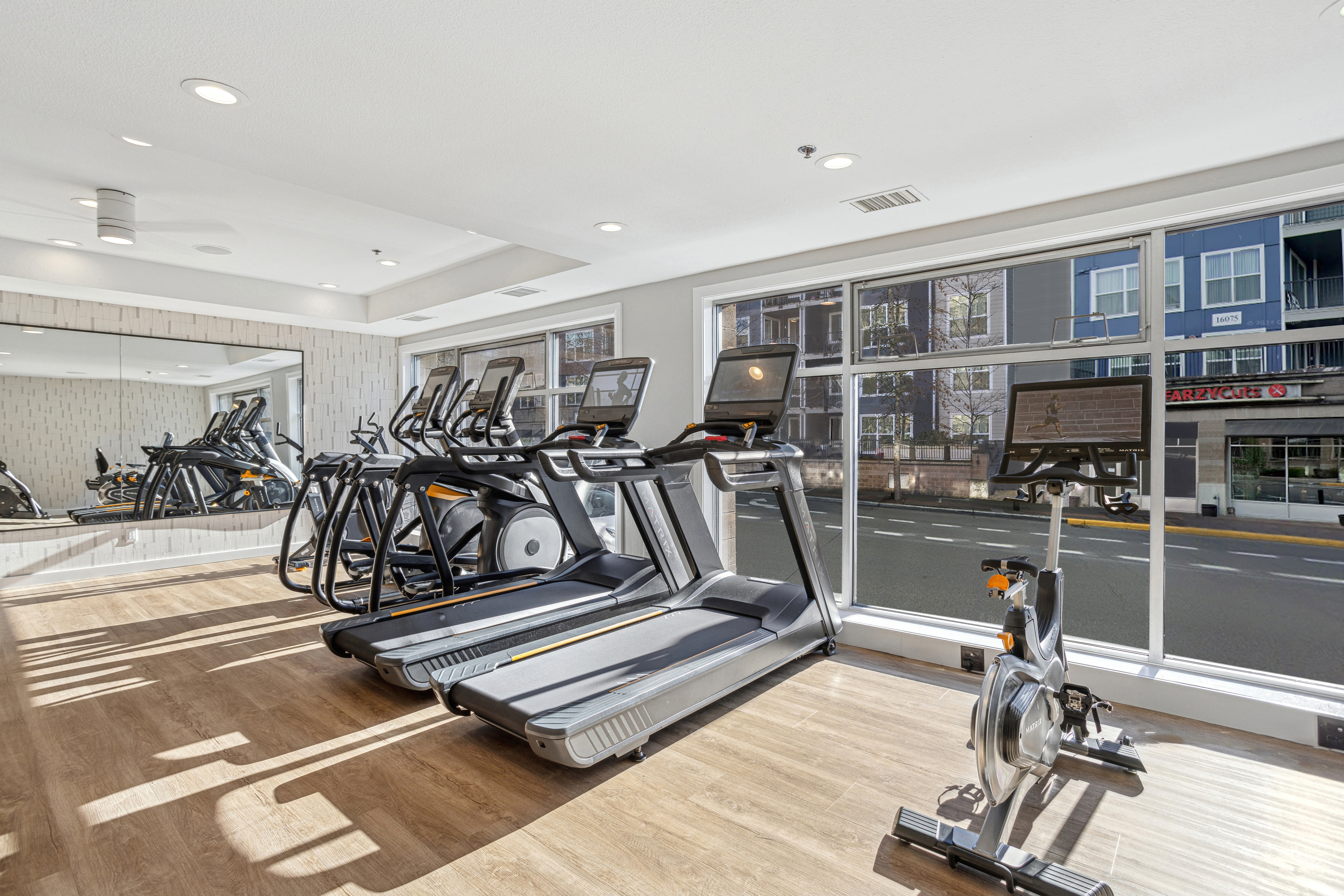 Gym at Avalon Parcsquare (5 of 6)