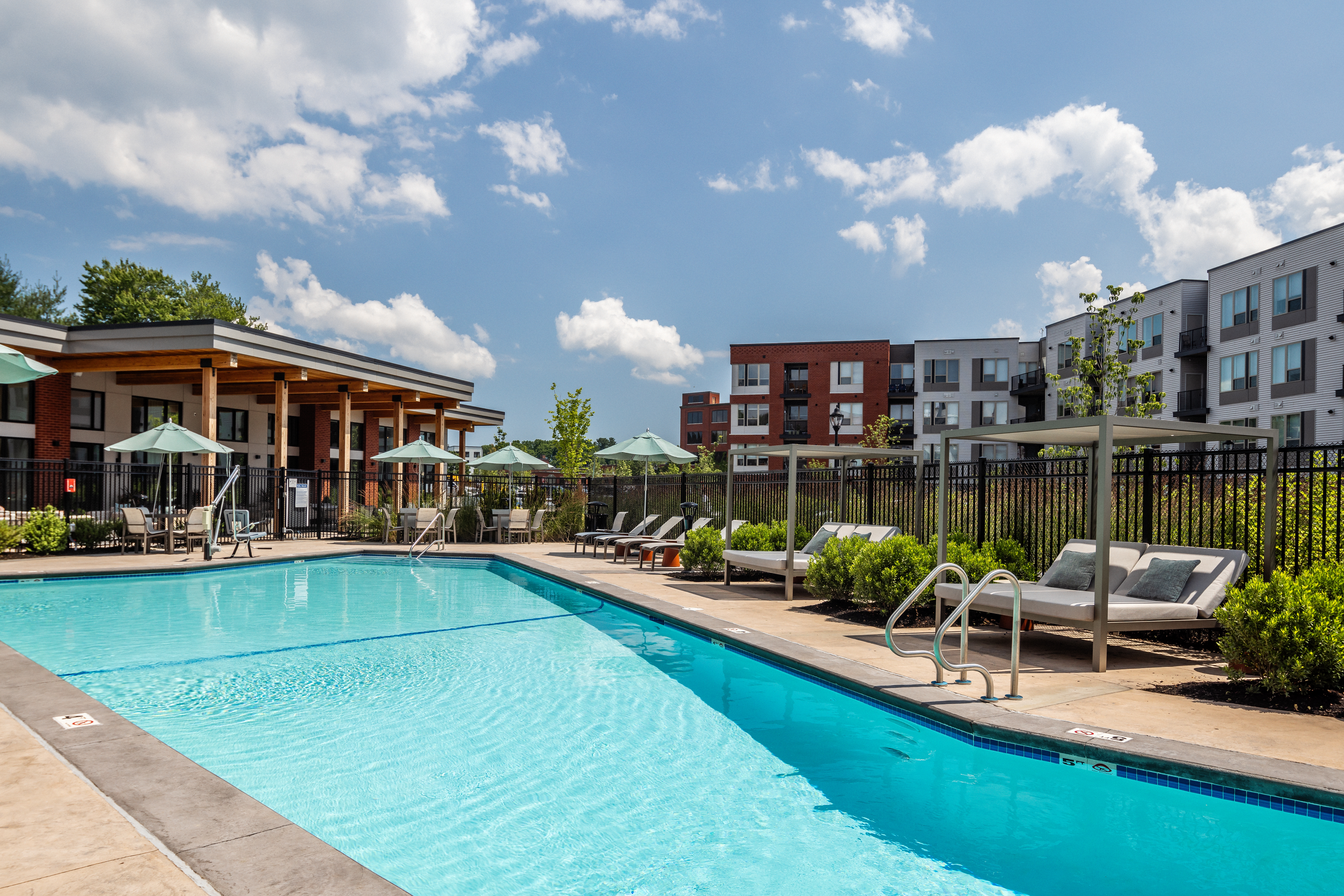 Pool at Avalon (3 of 4)