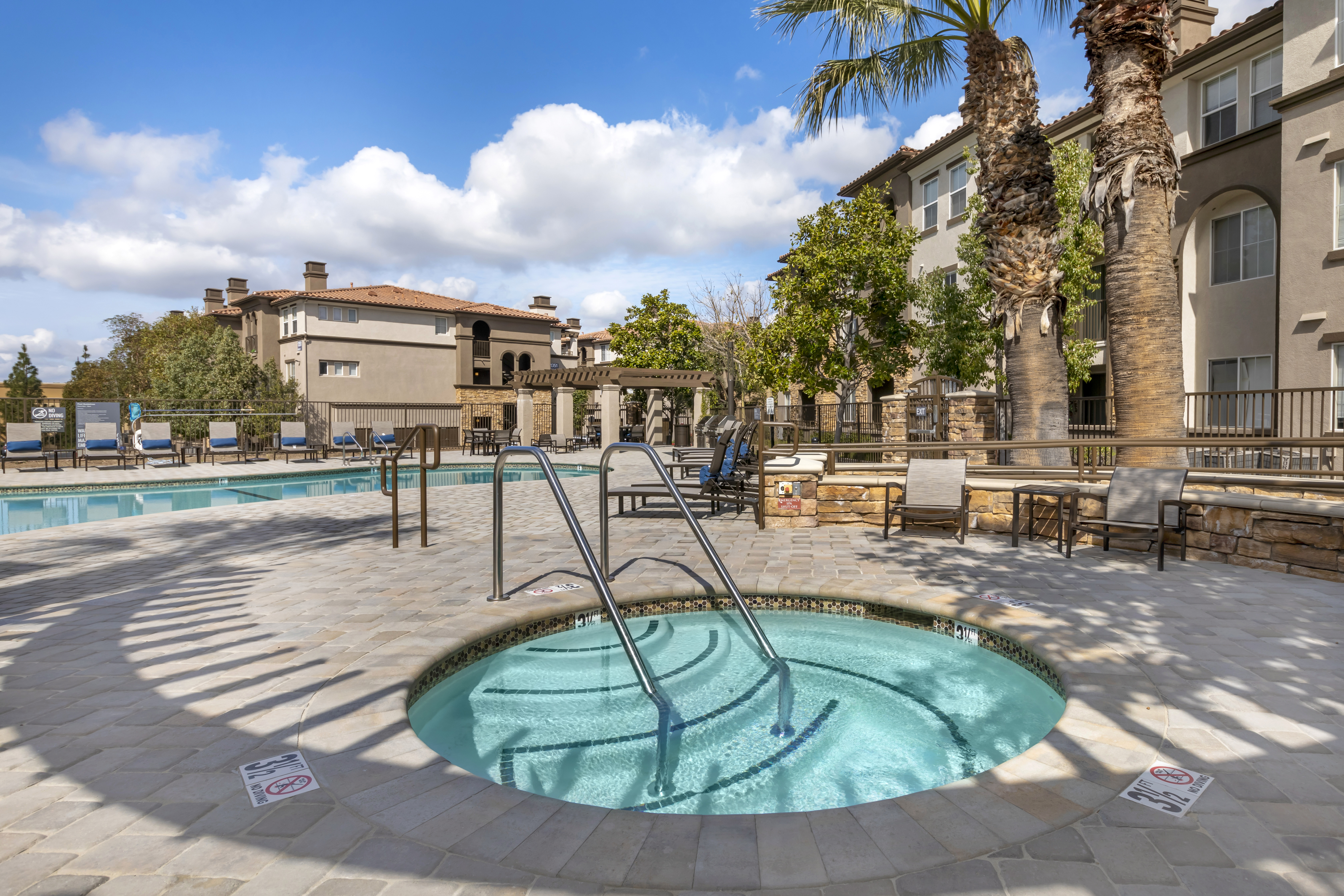 Pool at Avalon (4 of 5)