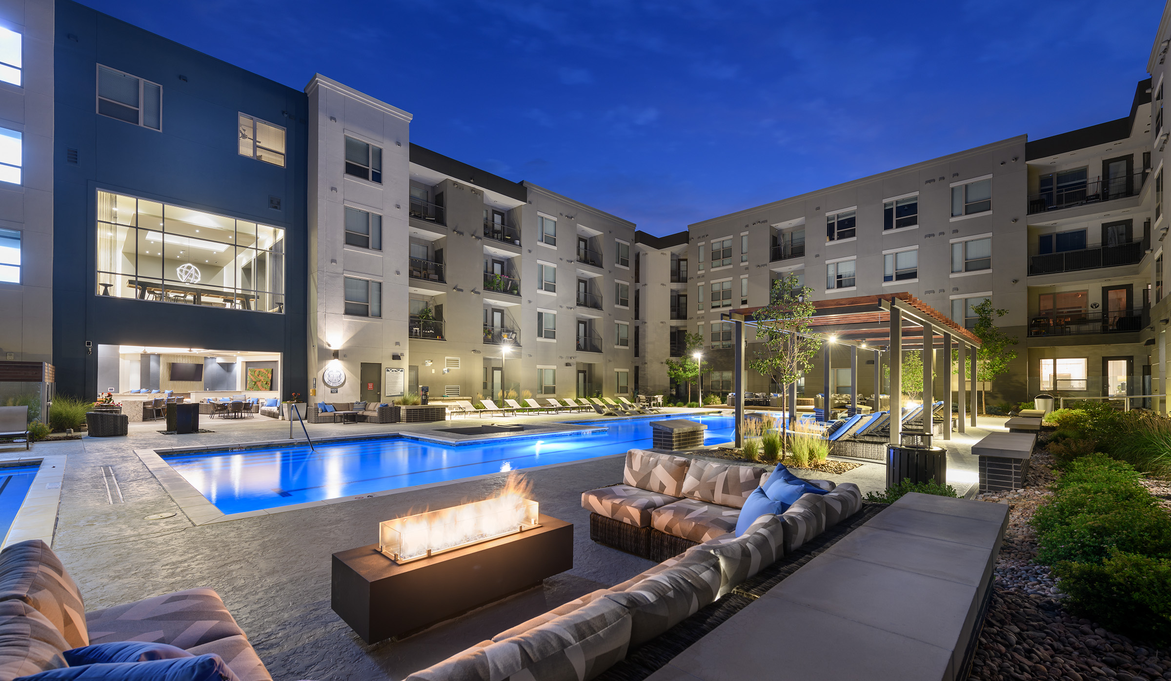 Pool at Avalon Lowry (3 of 4)