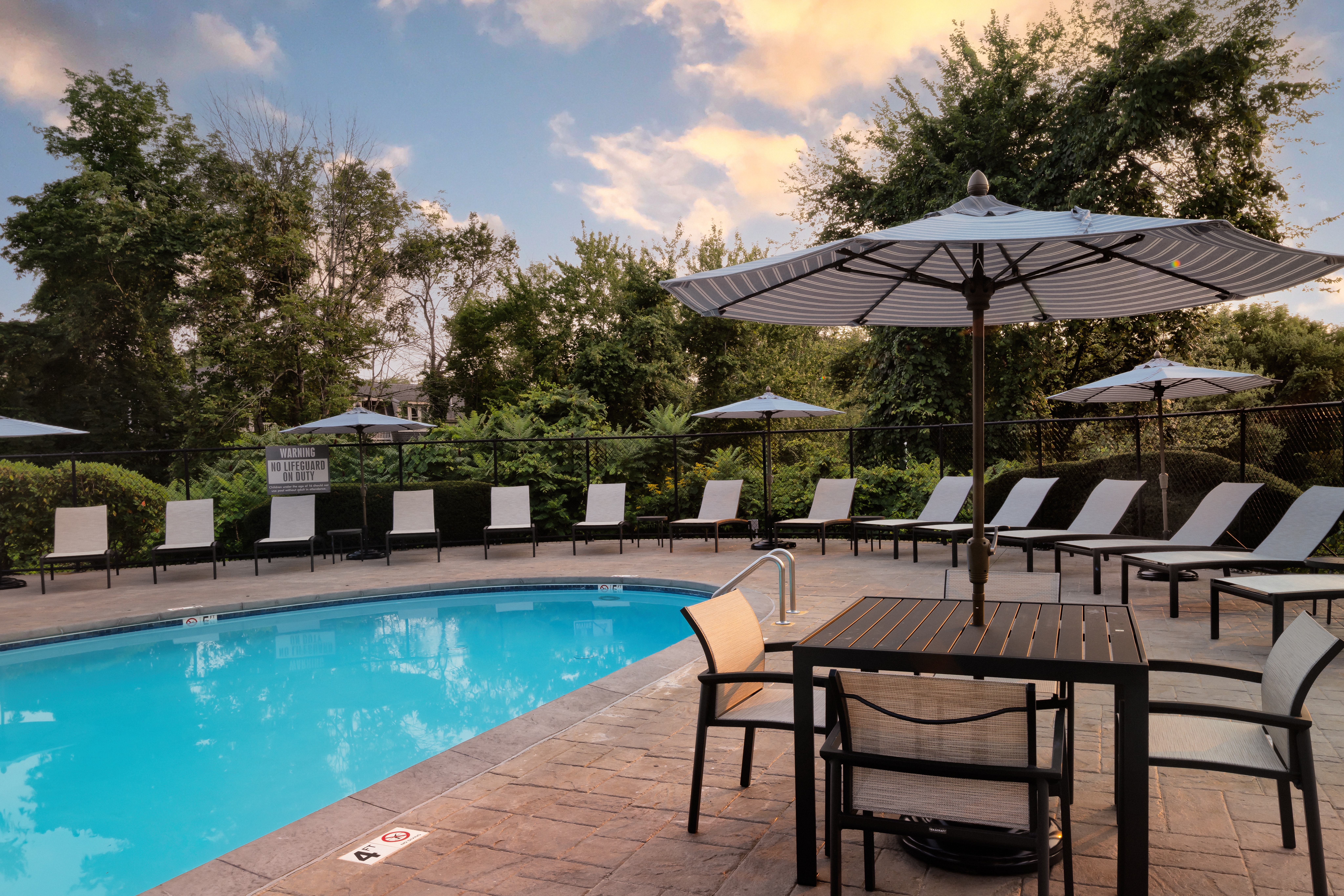 Pool at Eaves (6 of 6)