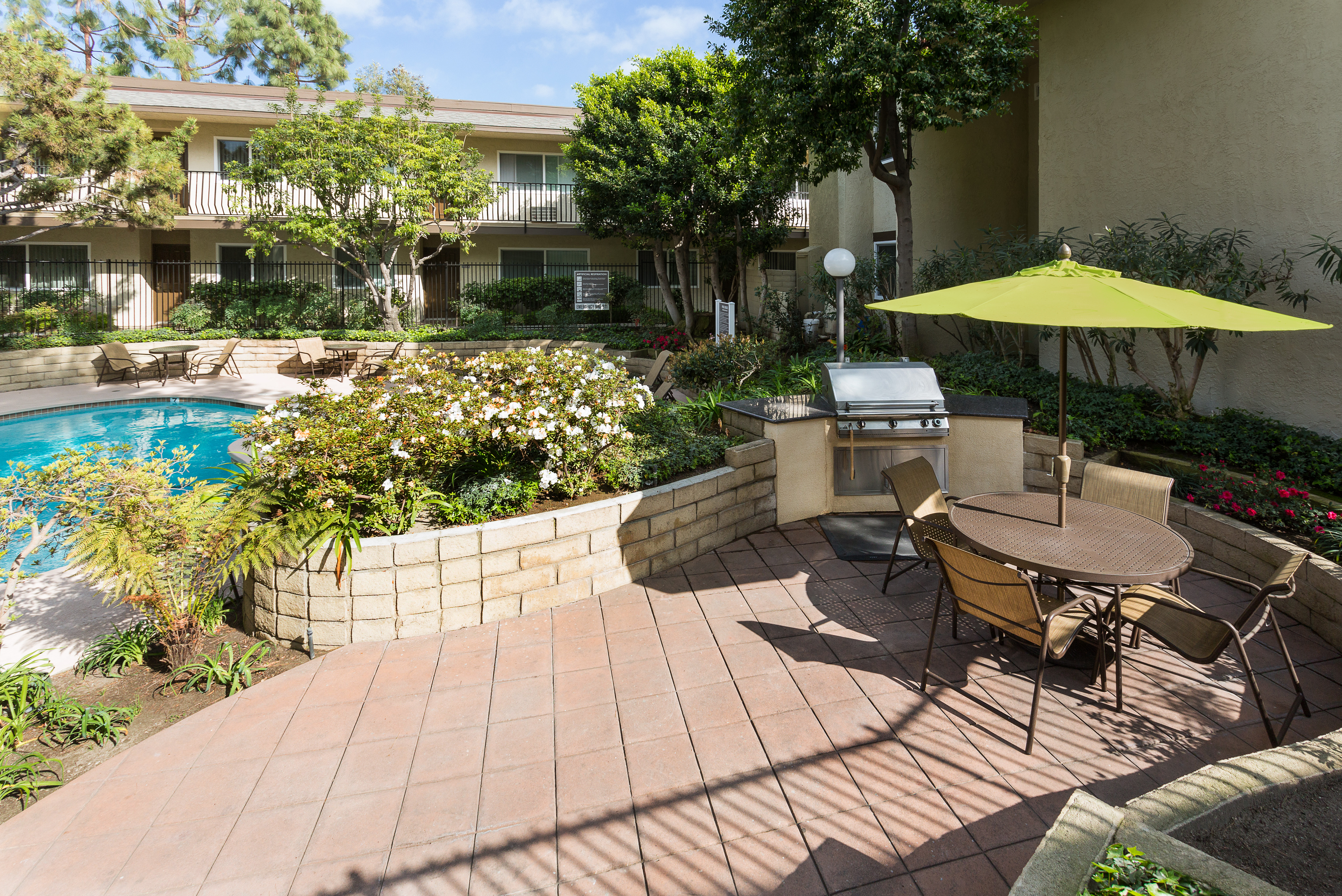 Pool at Eaves Cerritos (4 of 4)