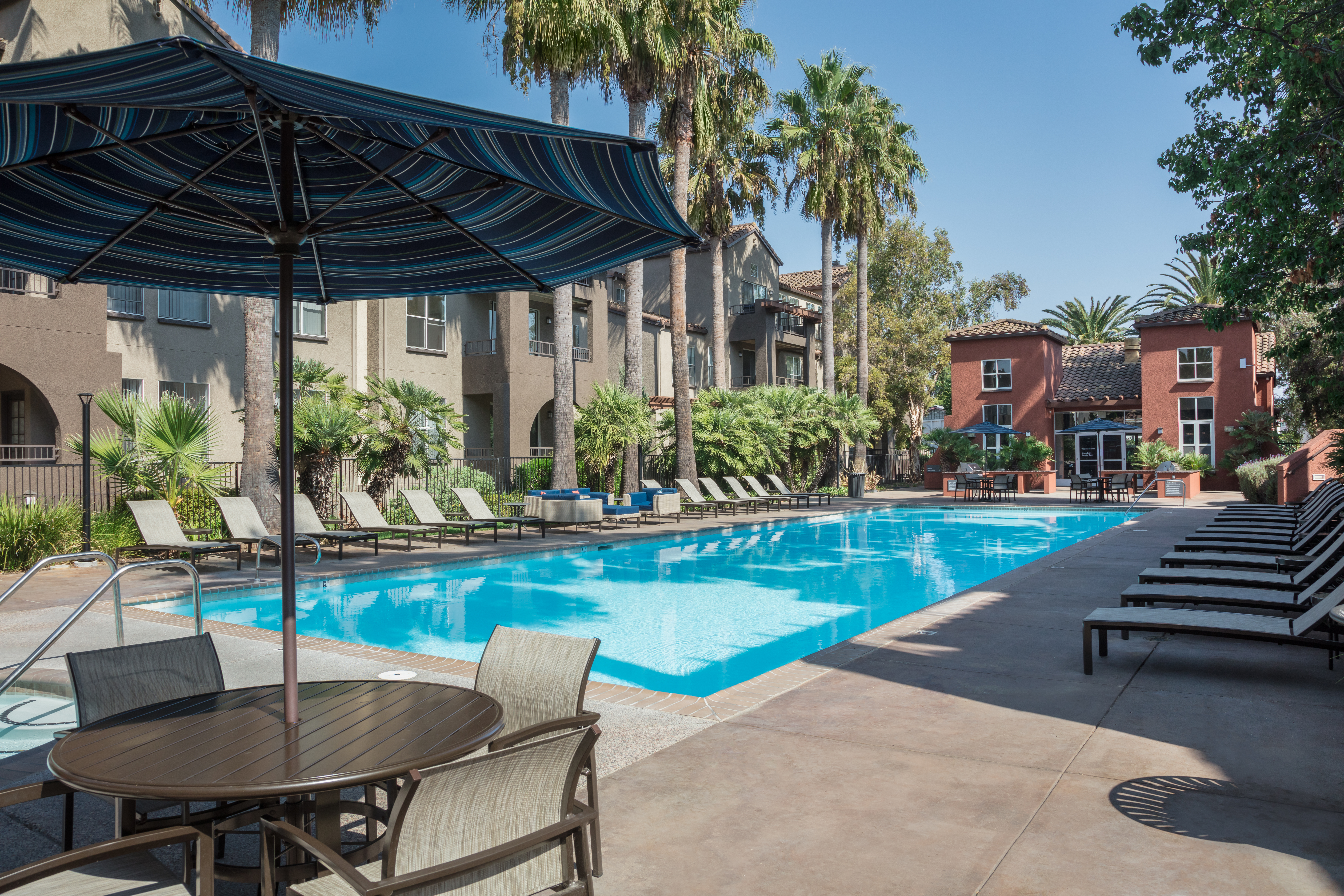 Pool at Avalon On The Alameda (7 of 7)