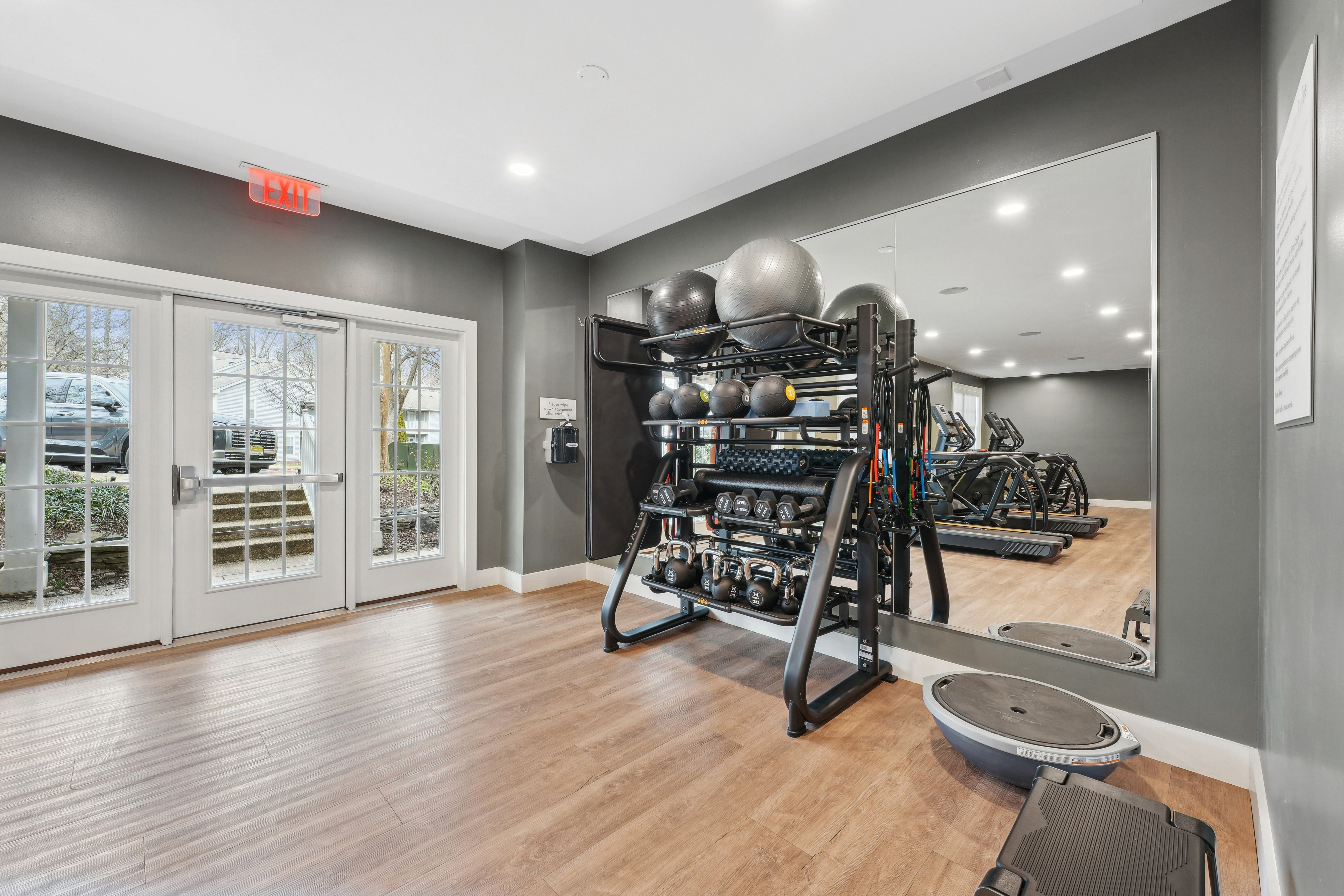 Gym at Eaves Columbia Town Center (5 of 6)