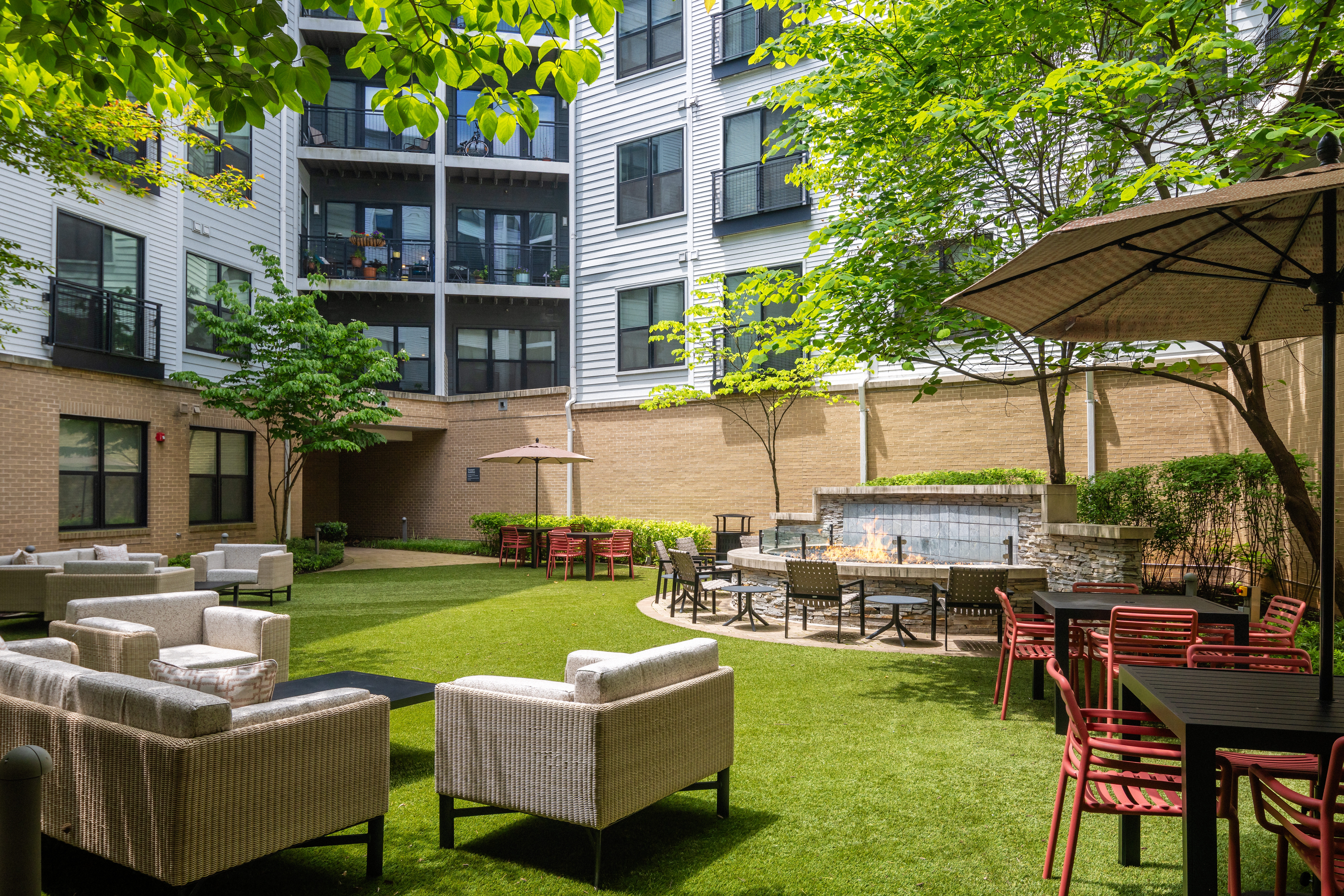 Courtyard at Avalon Mosaic