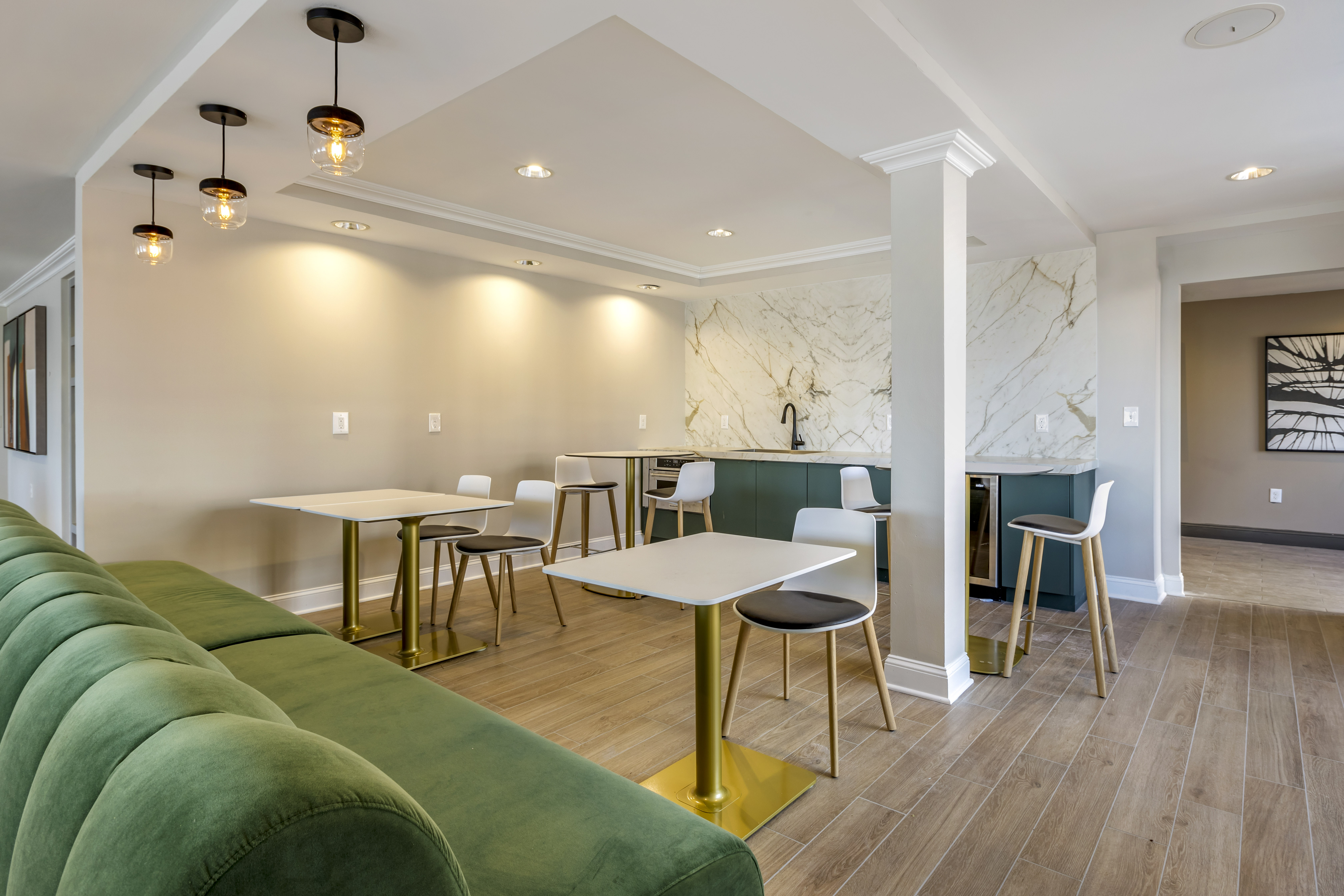 Lounge at Avalon Cove