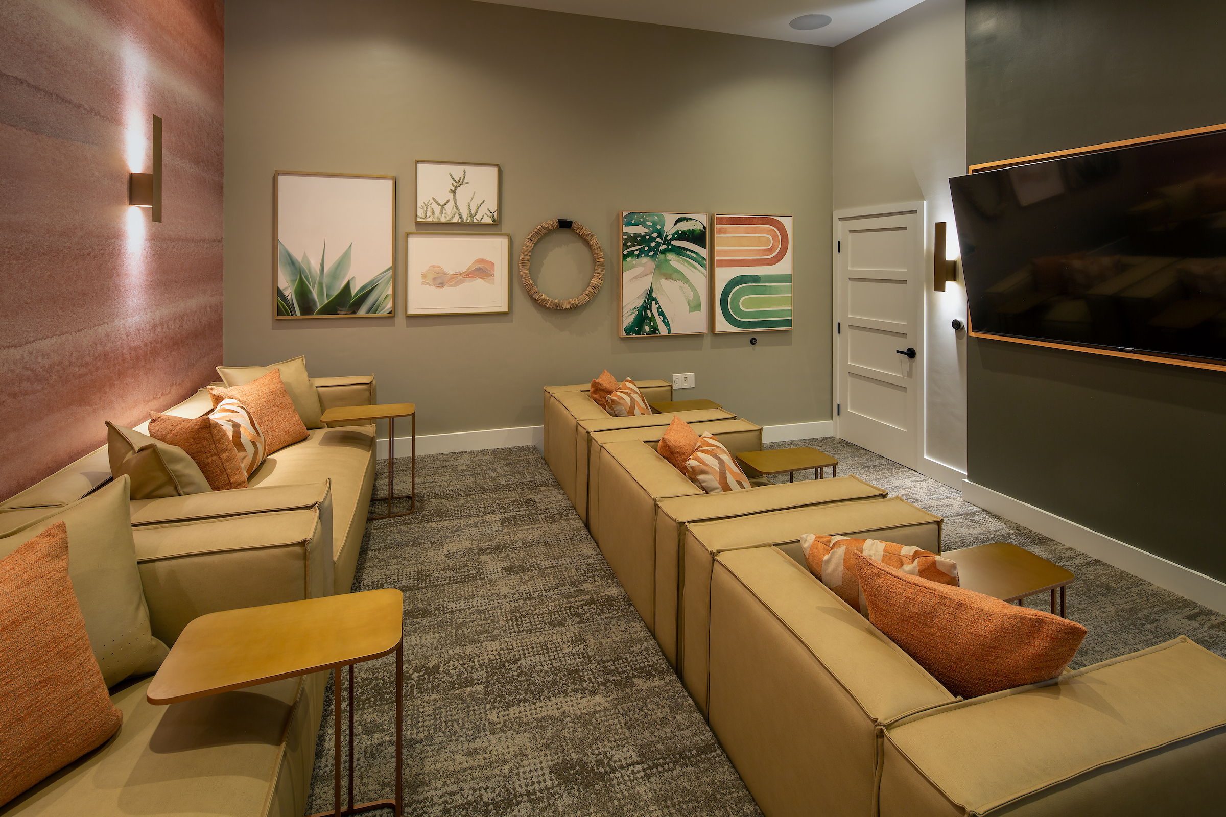 Lounge at Avalon (1 of 2)