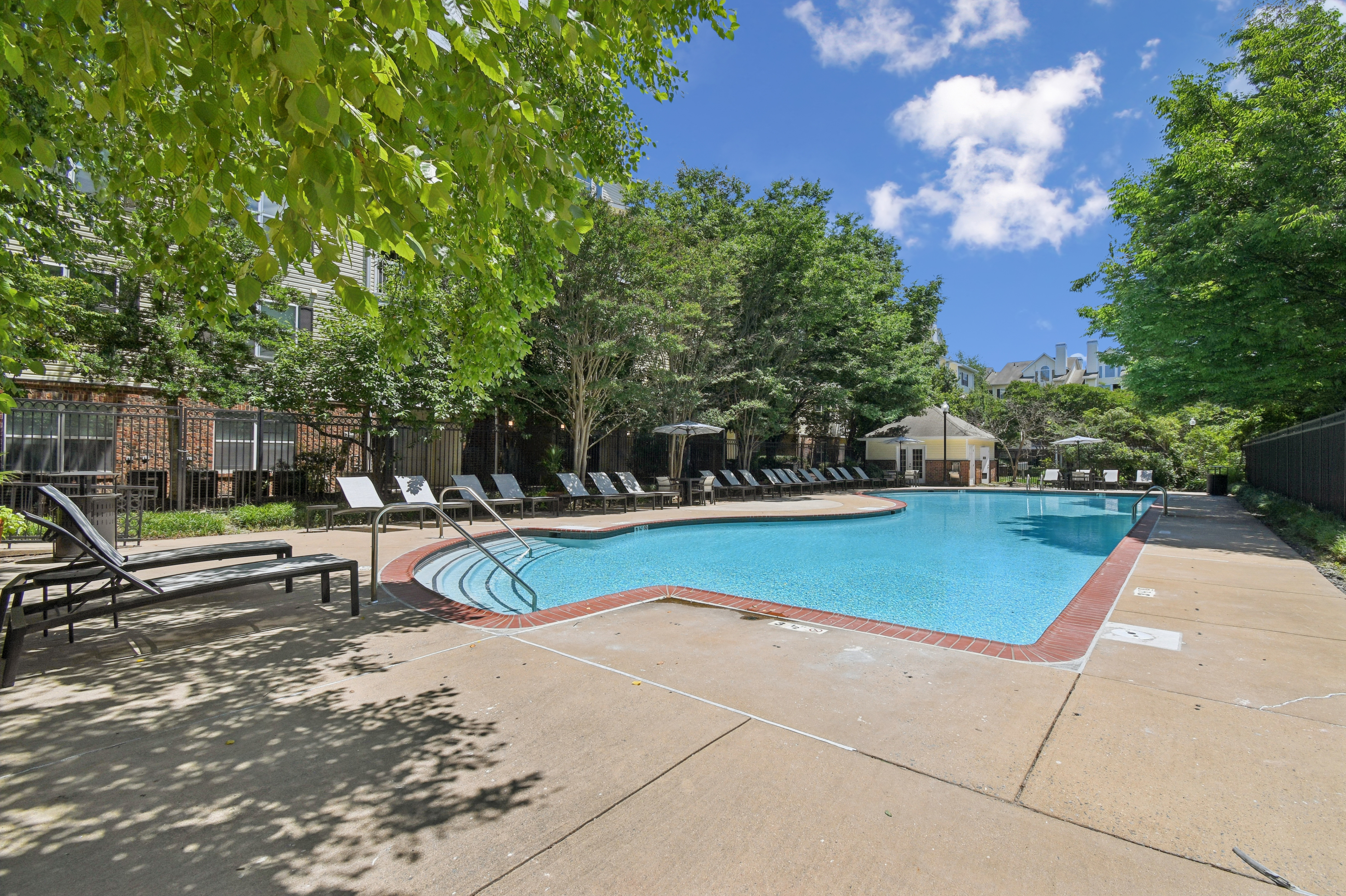 Pool at Eaves Washingtonian Center (3 of 3)