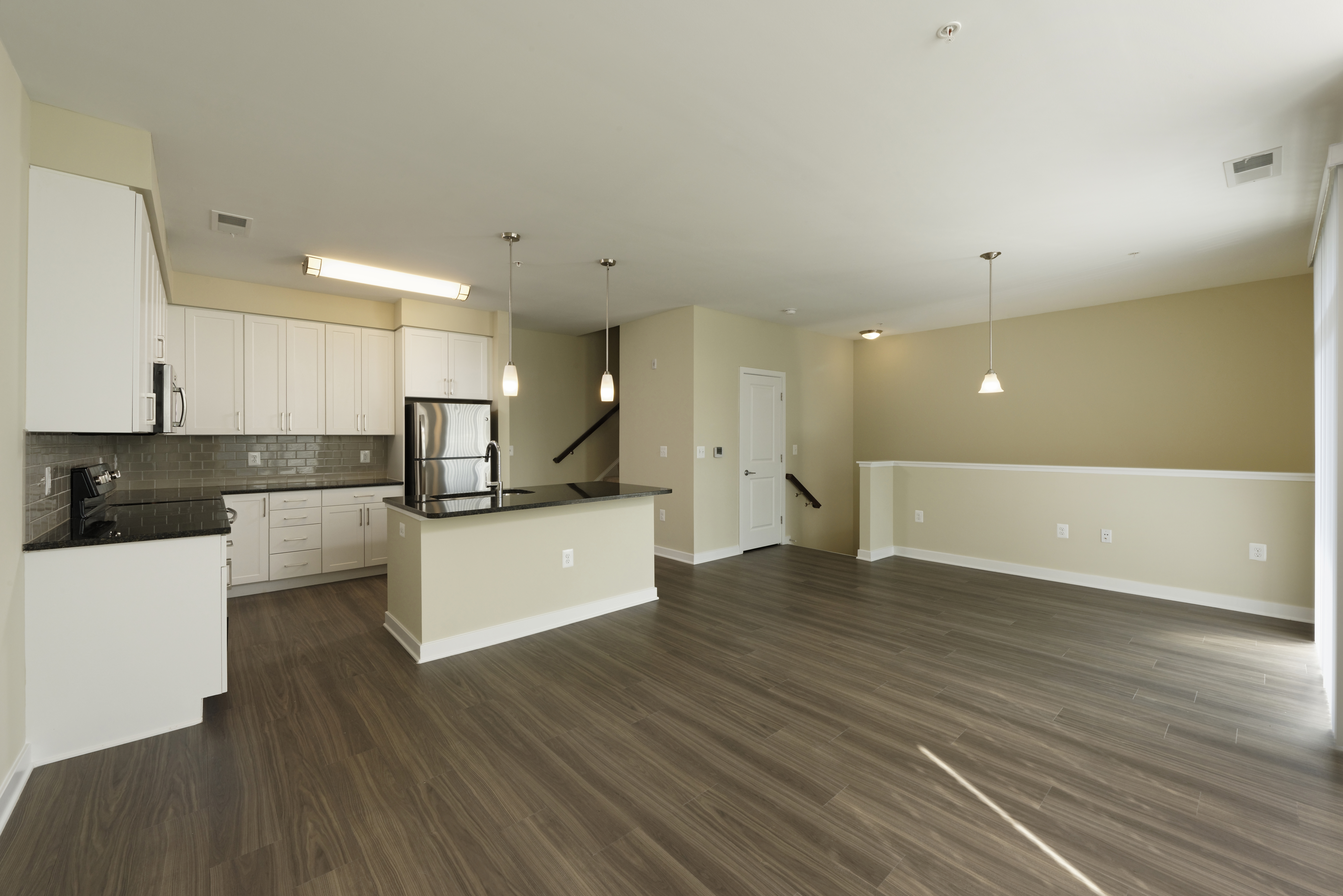 Avalon Laurel 6 of 12