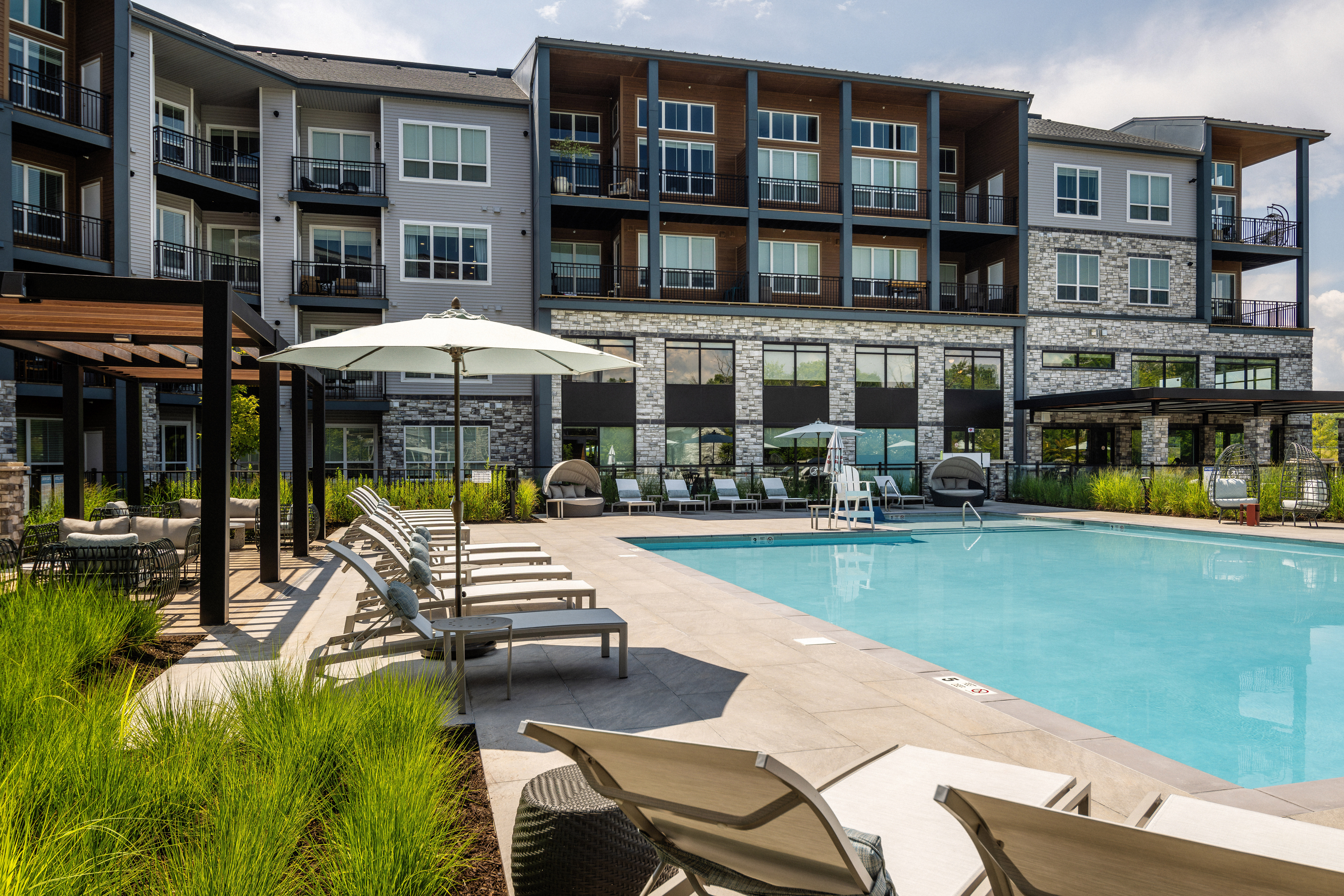 Pool at Avalon Montville (2 of 6)