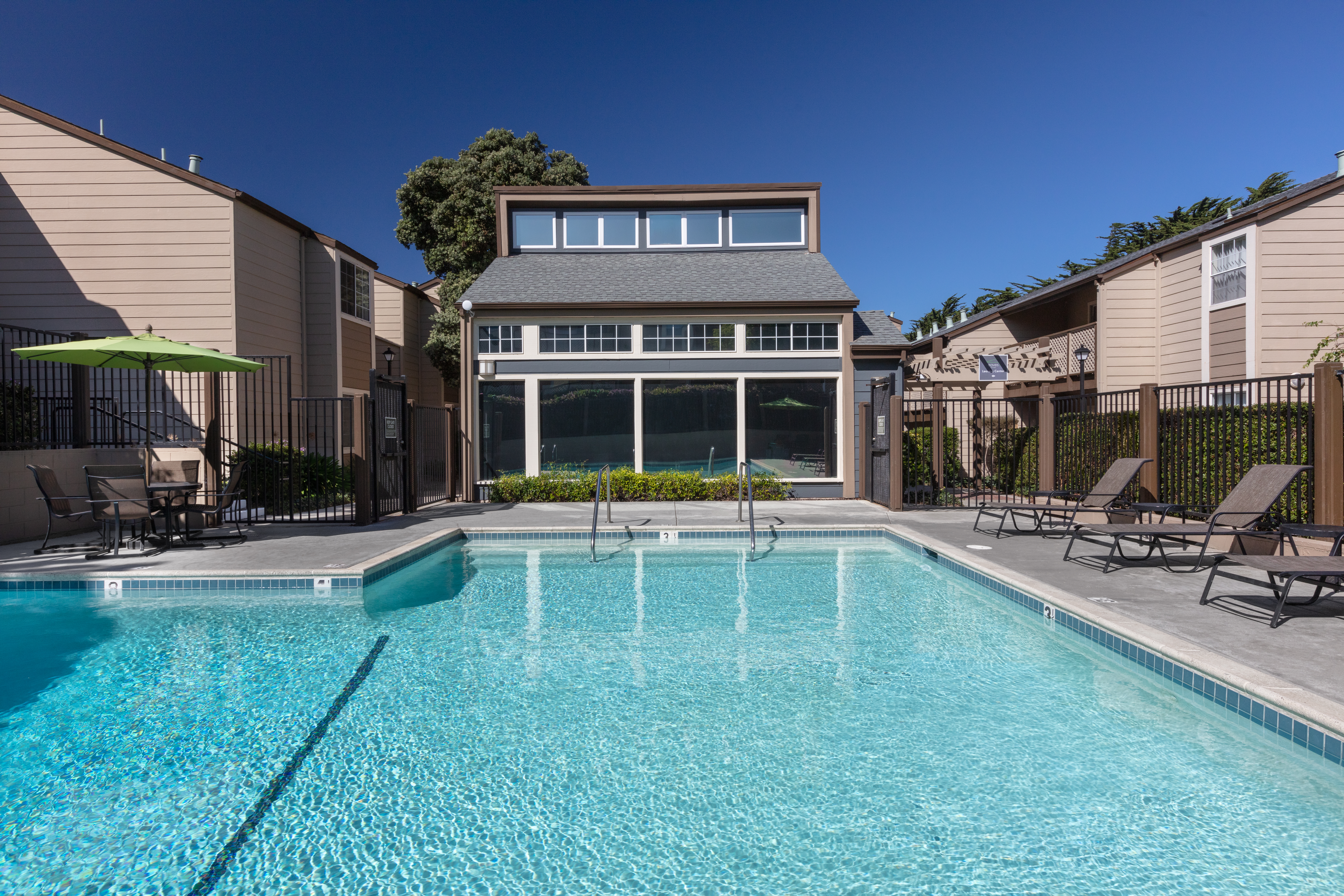 Pool at Eaves (1 of 3)