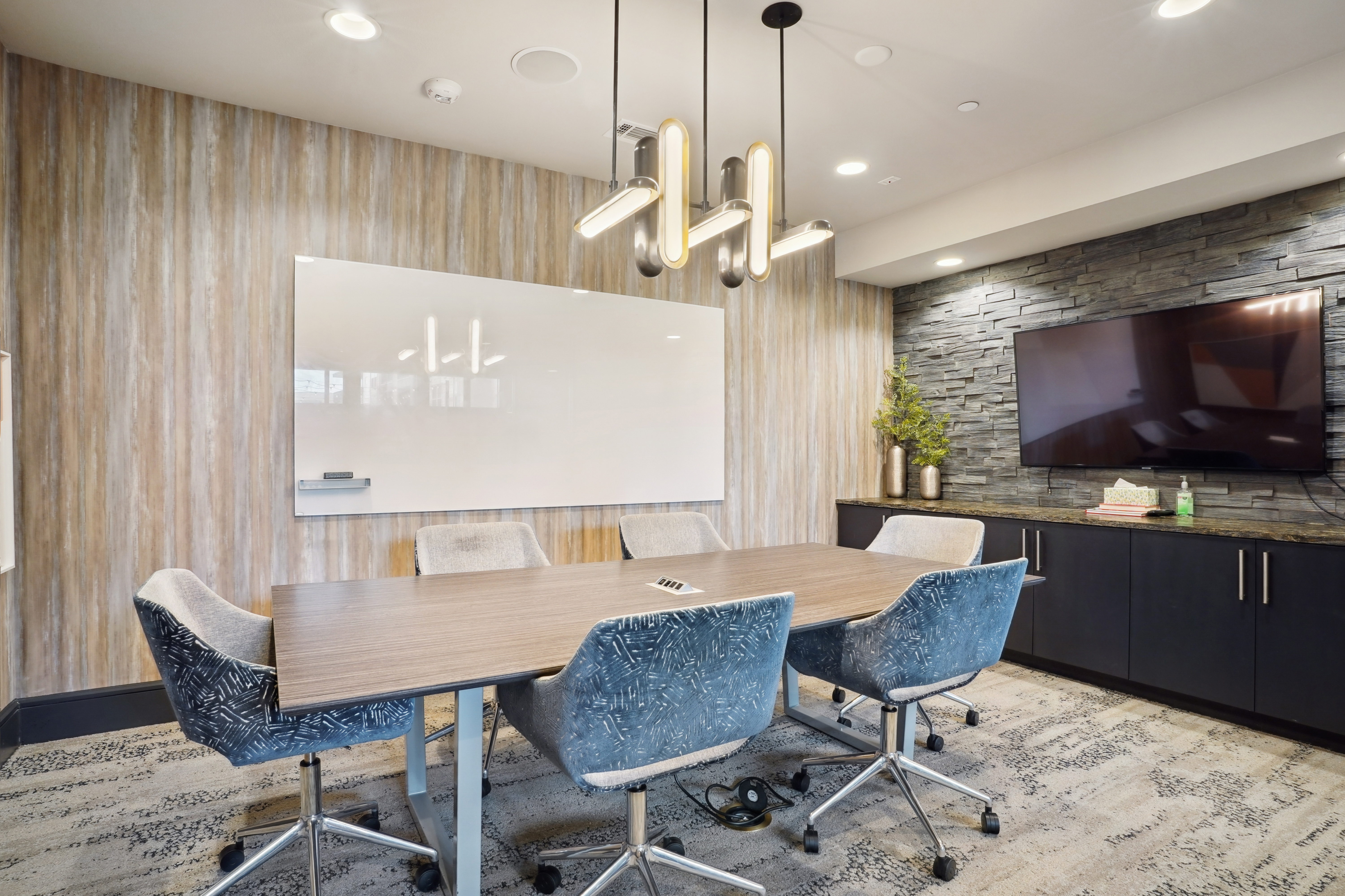 Work space at Avalon Castle Hills