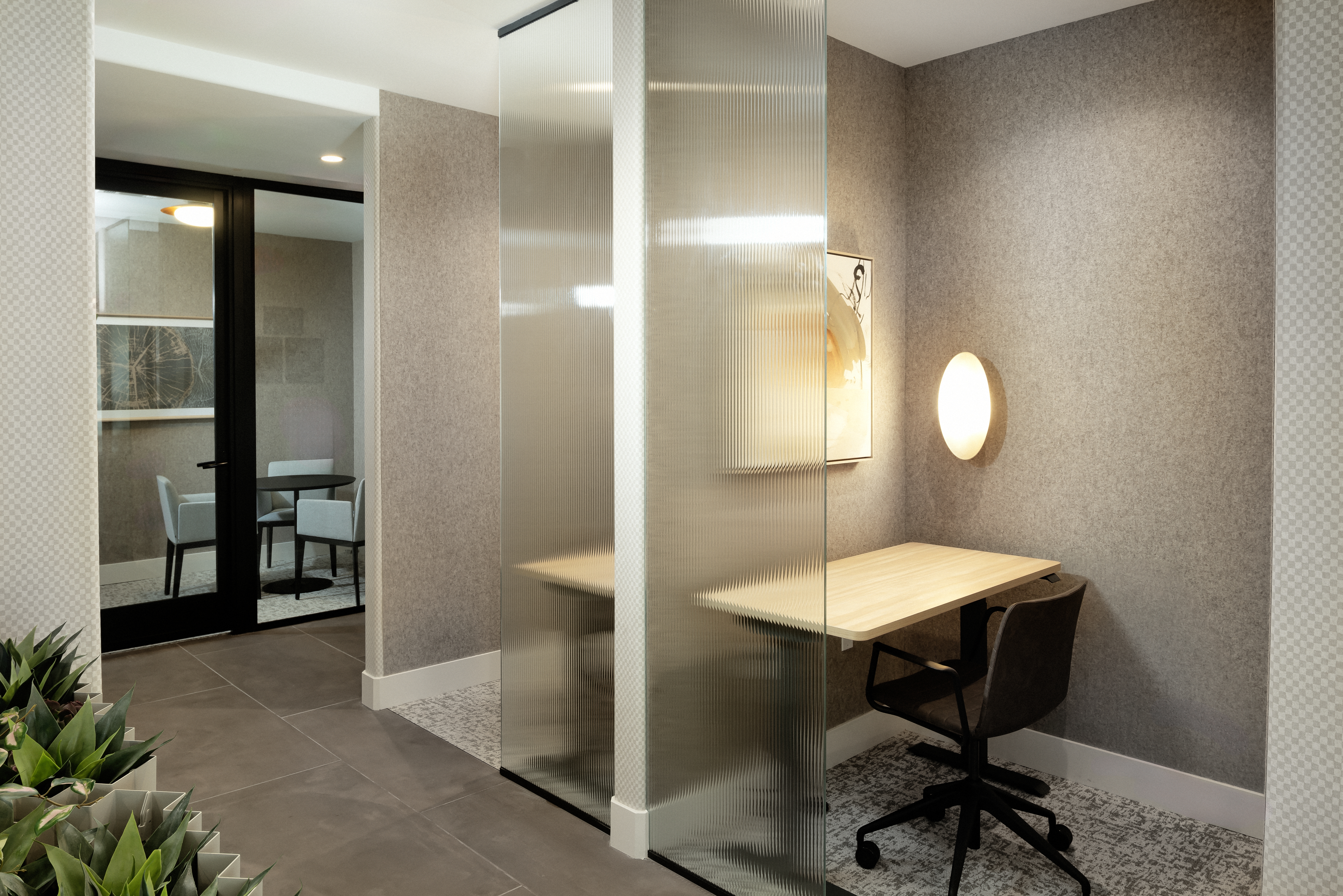 Work space at Avalon Thousand Oaks Plaza
