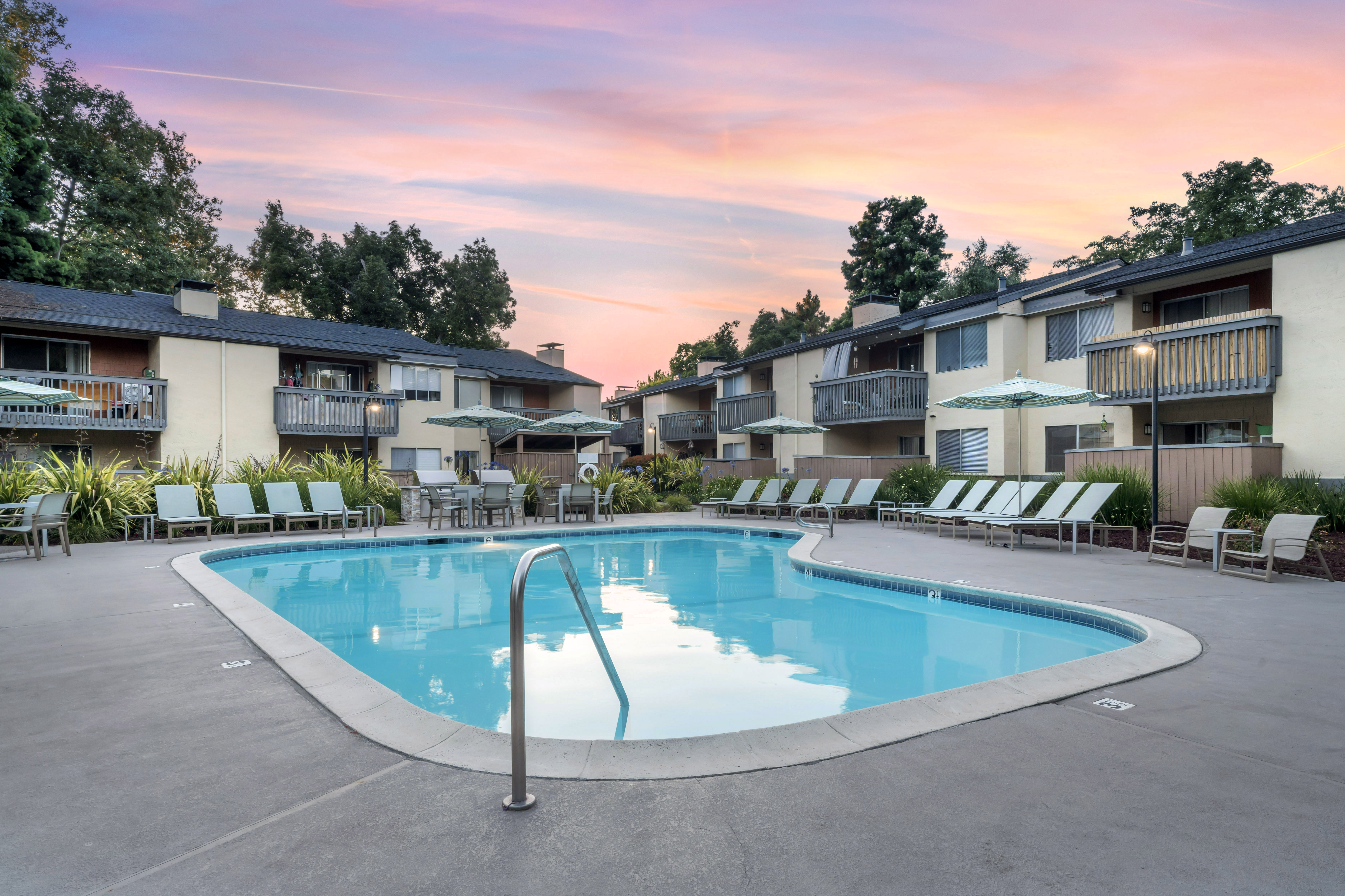 Pool at Eaves (5 of 6)