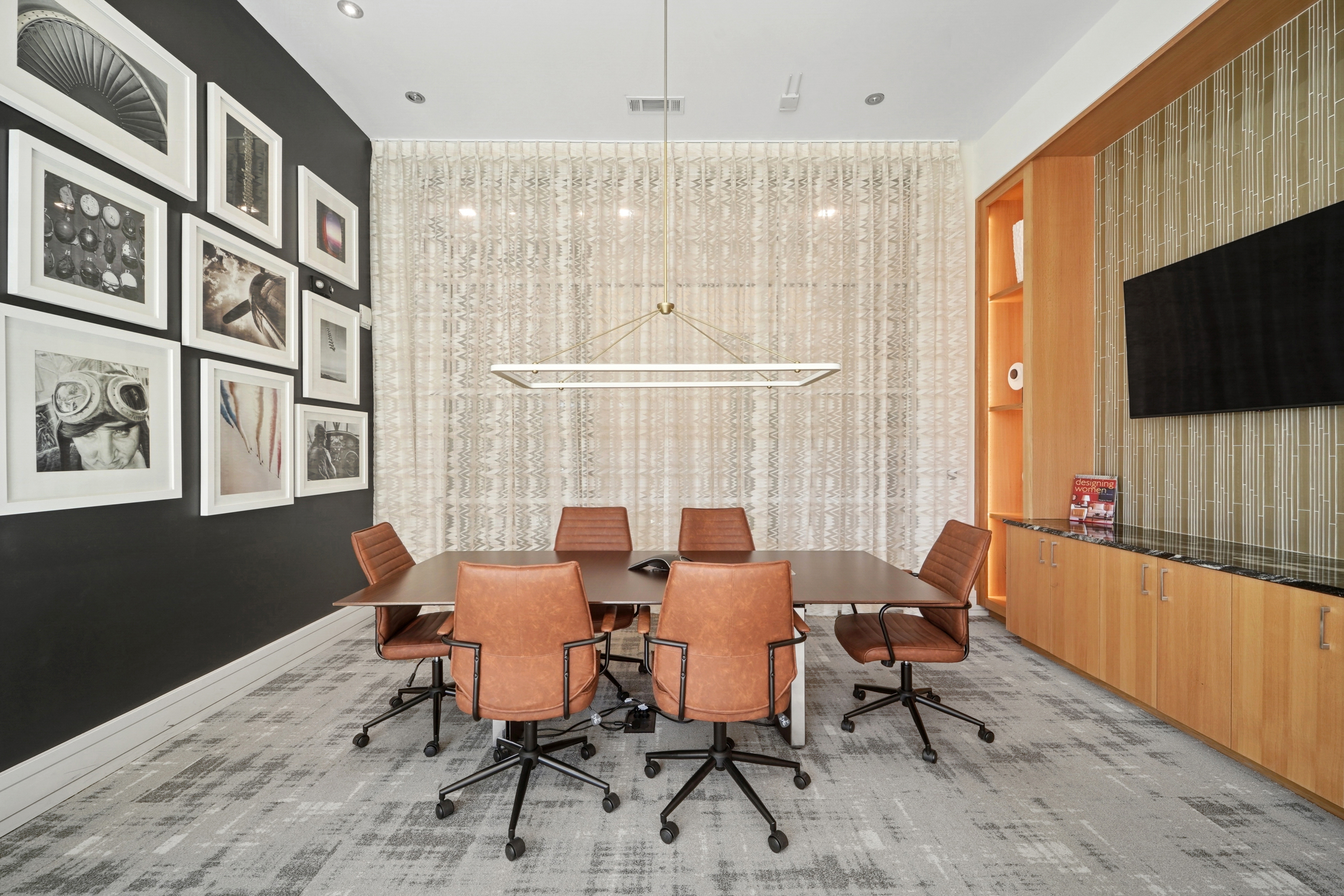 Business center at Avalon Lowry