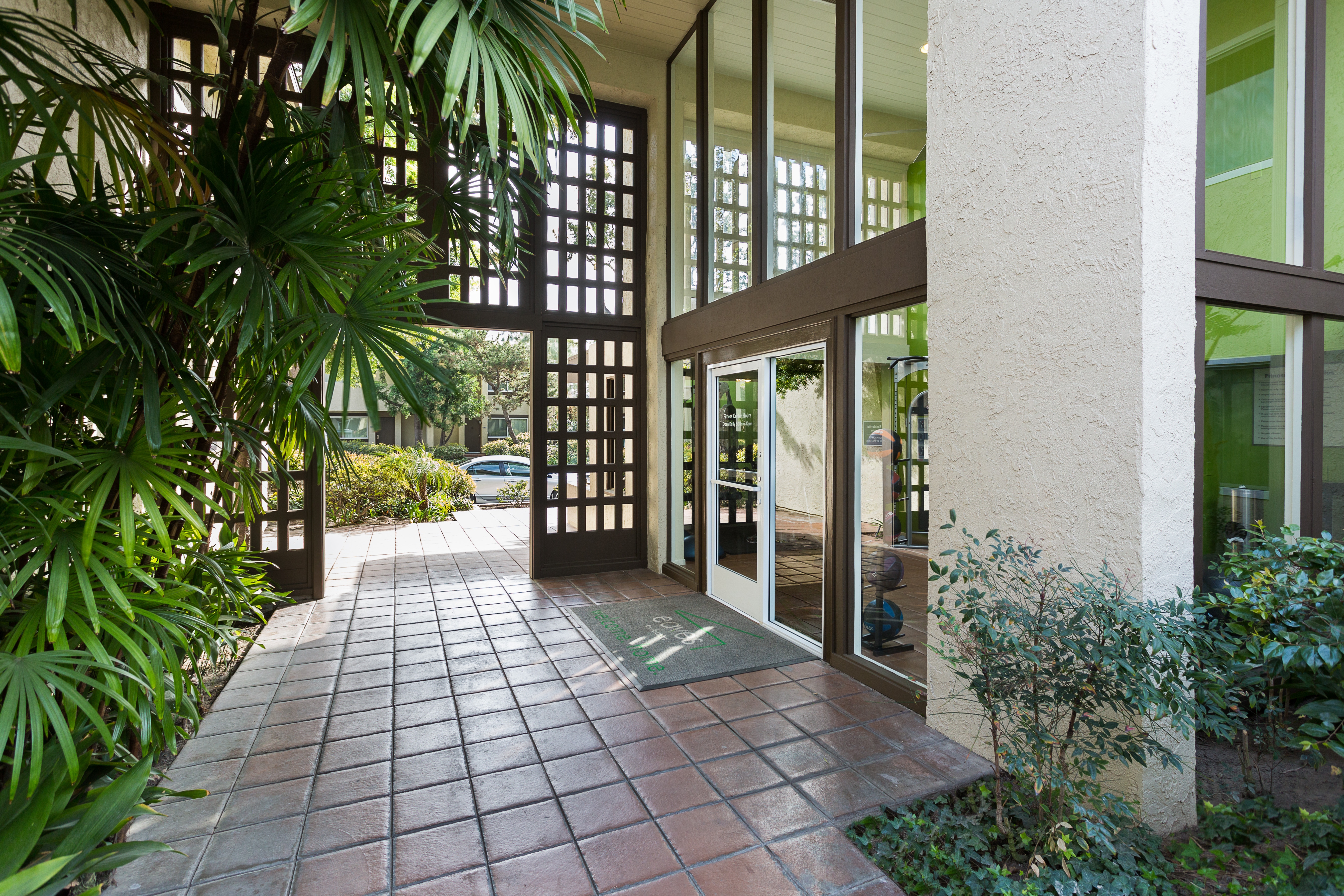 Eaves Cerritos 10 of 12