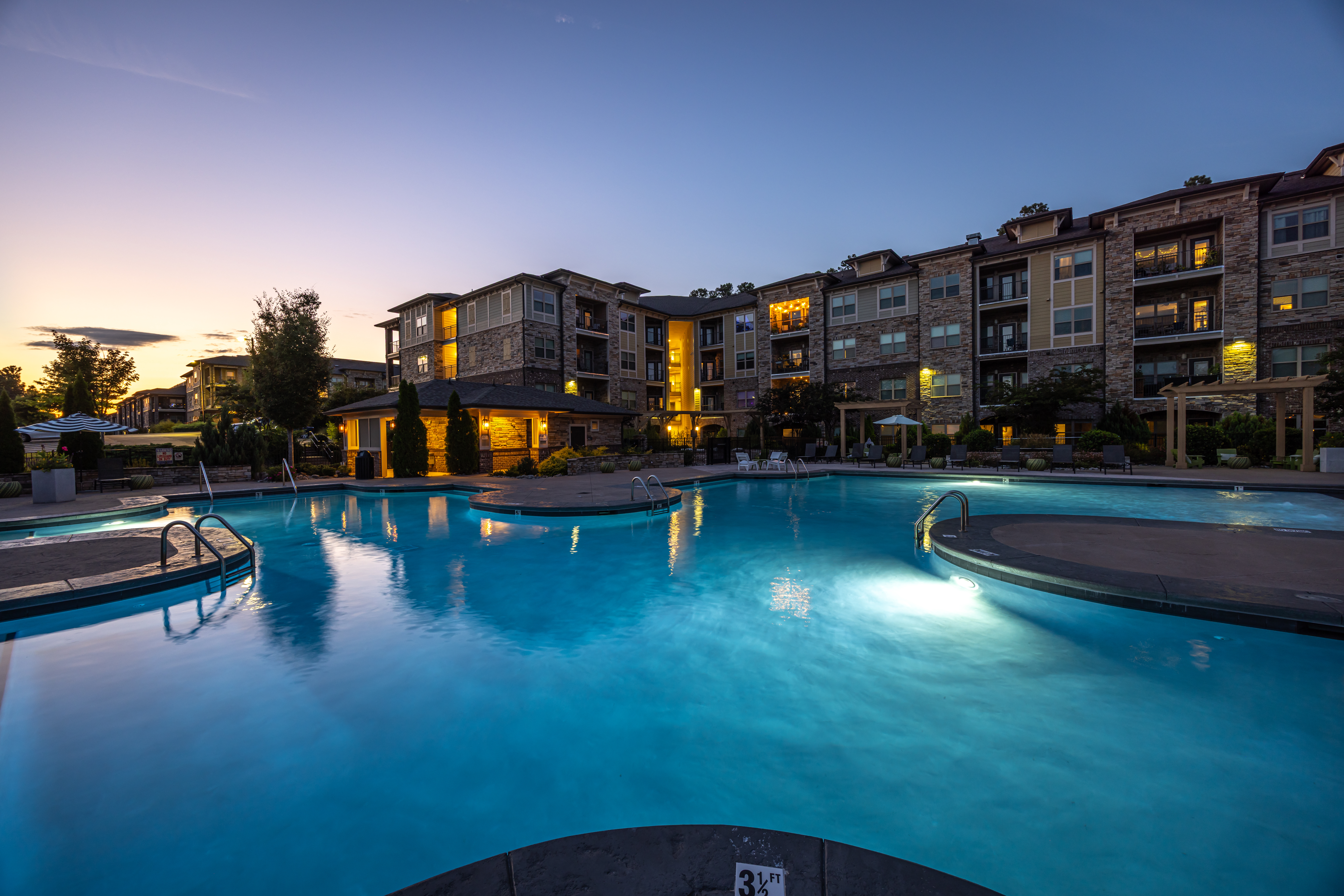 Pool at Avalon Perimeter Park (6 of 6)