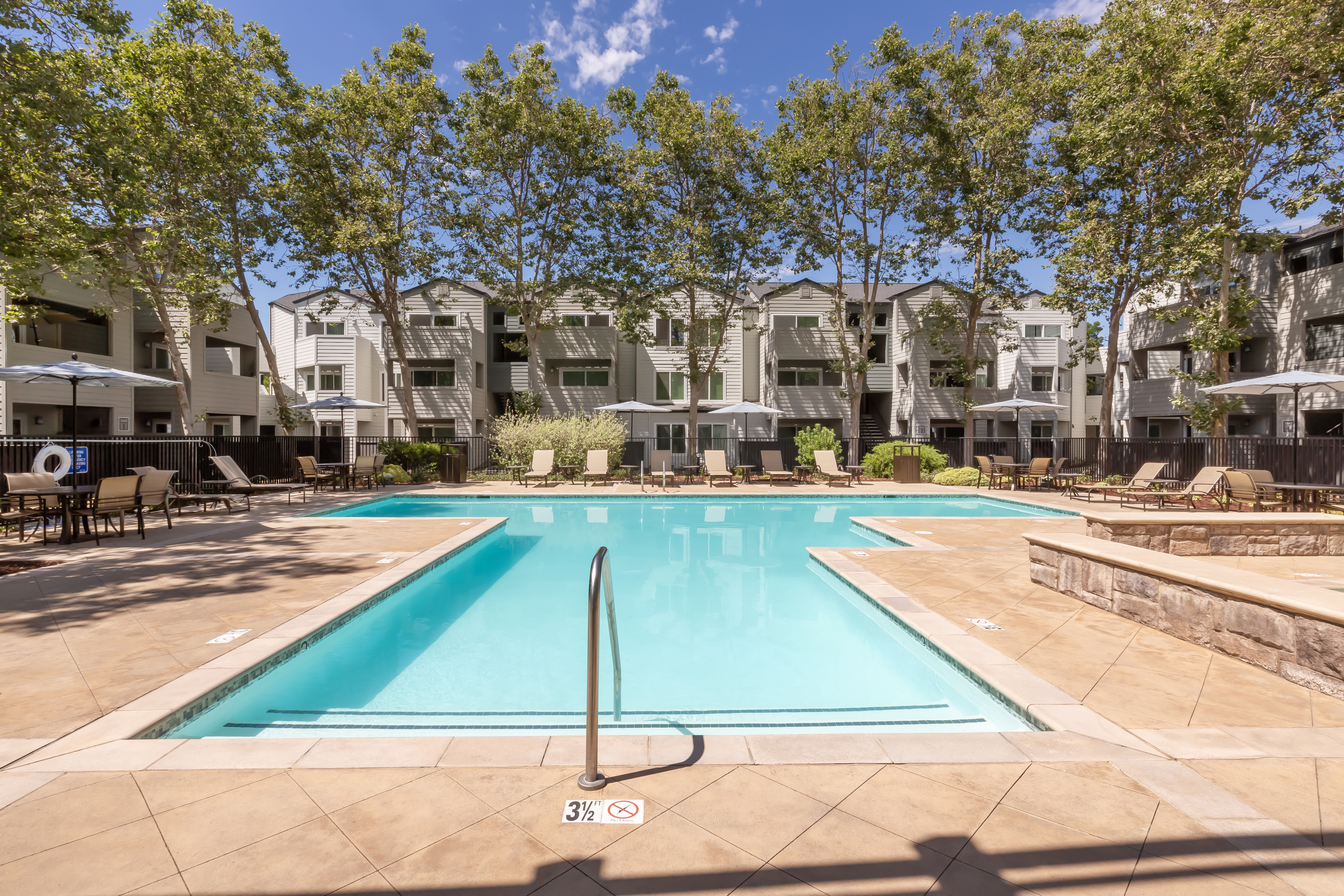 Pool at Eaves (2 of 8)