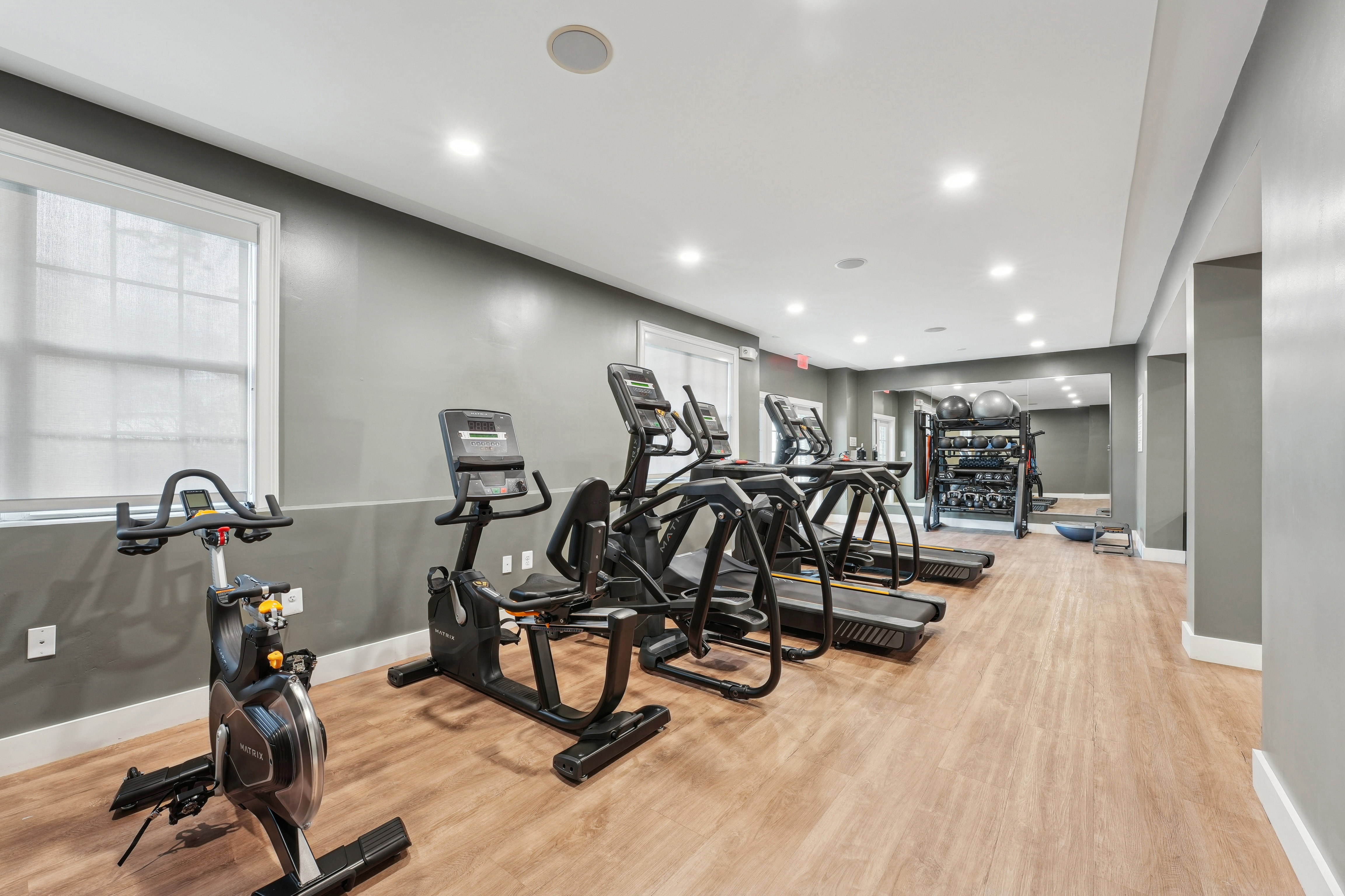Gym at Eaves Columbia Town Center (4 of 6)