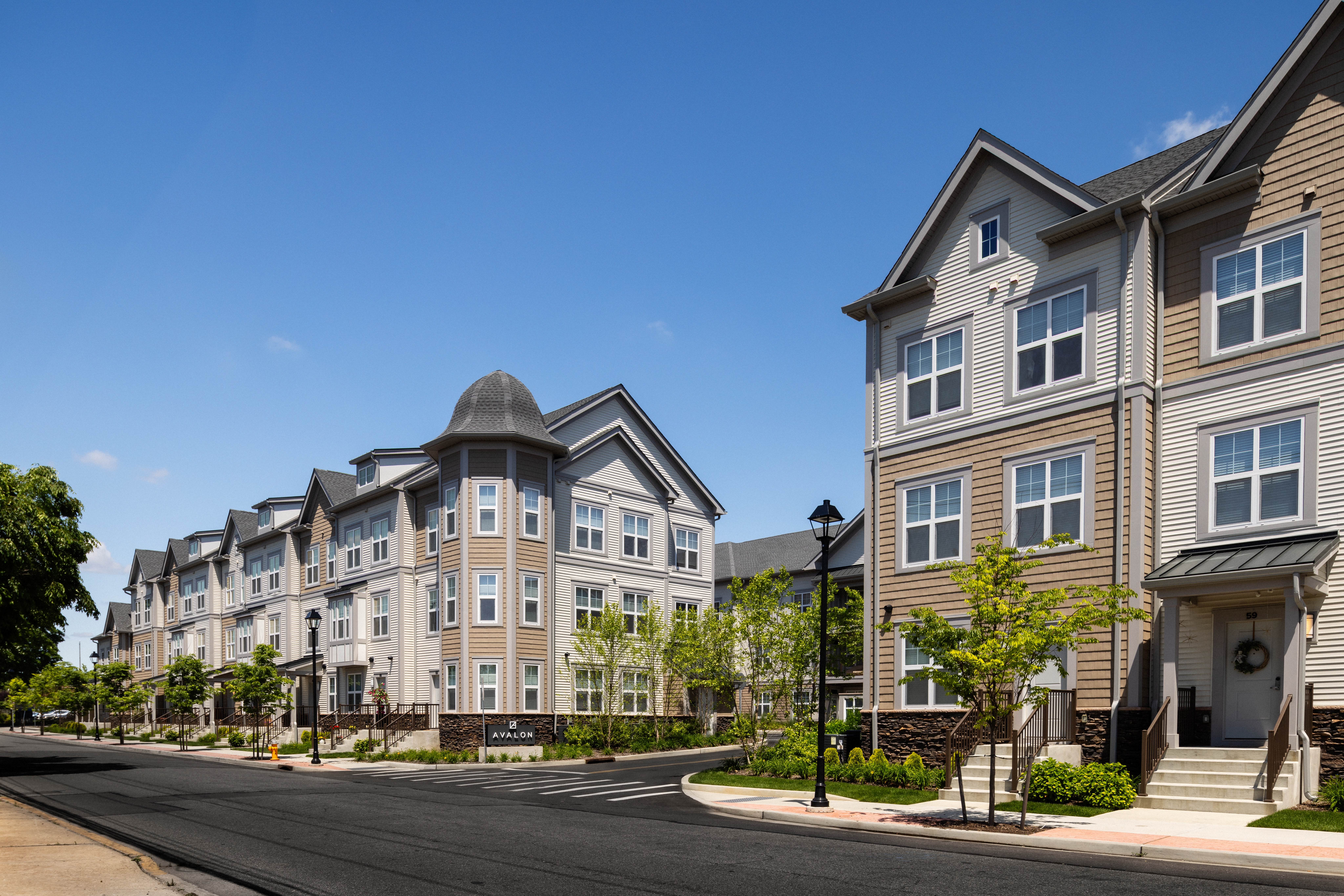 Avalon Amityville 44 of 48