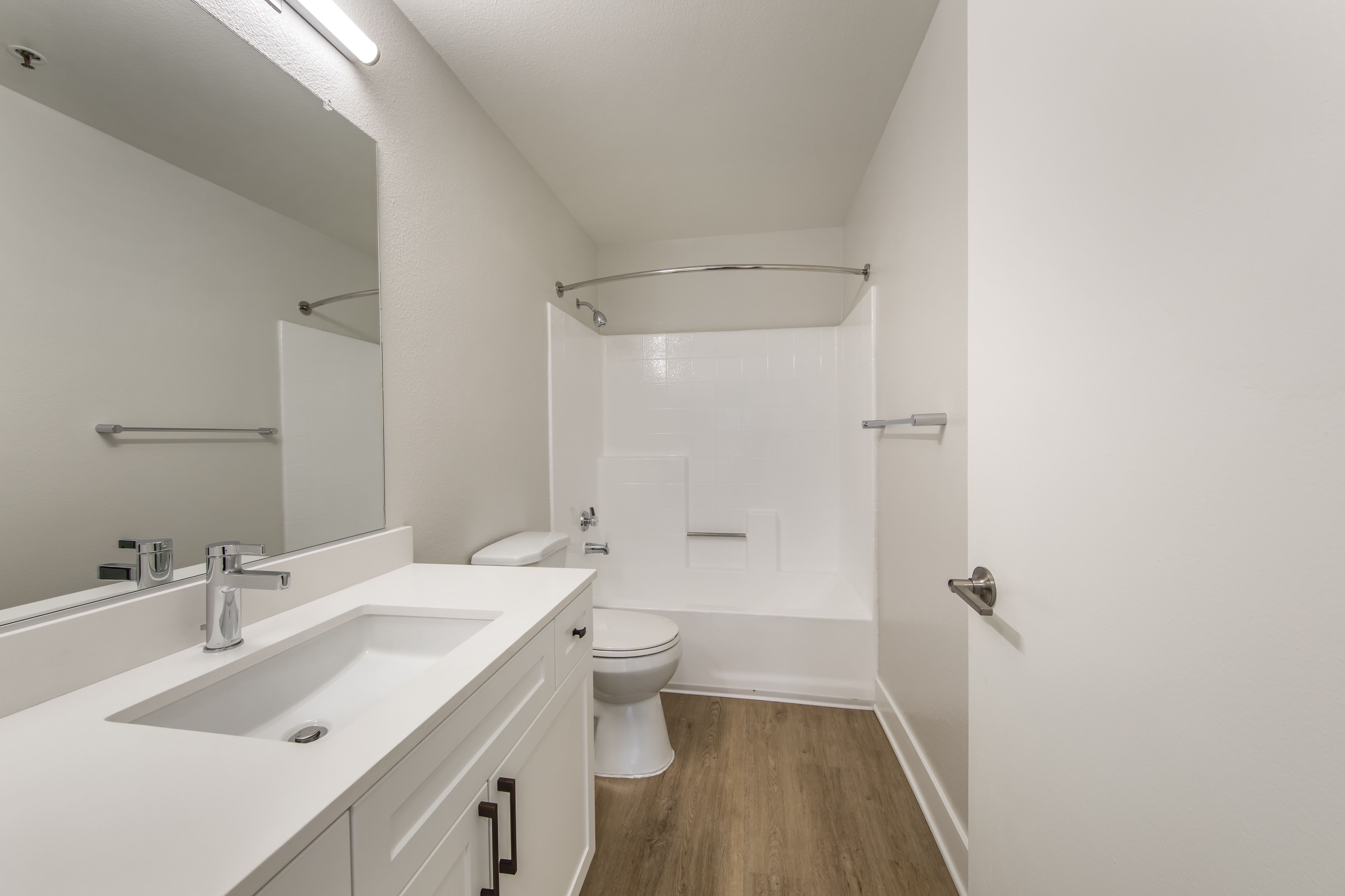 Avalon Woodland Hills 6 of 12