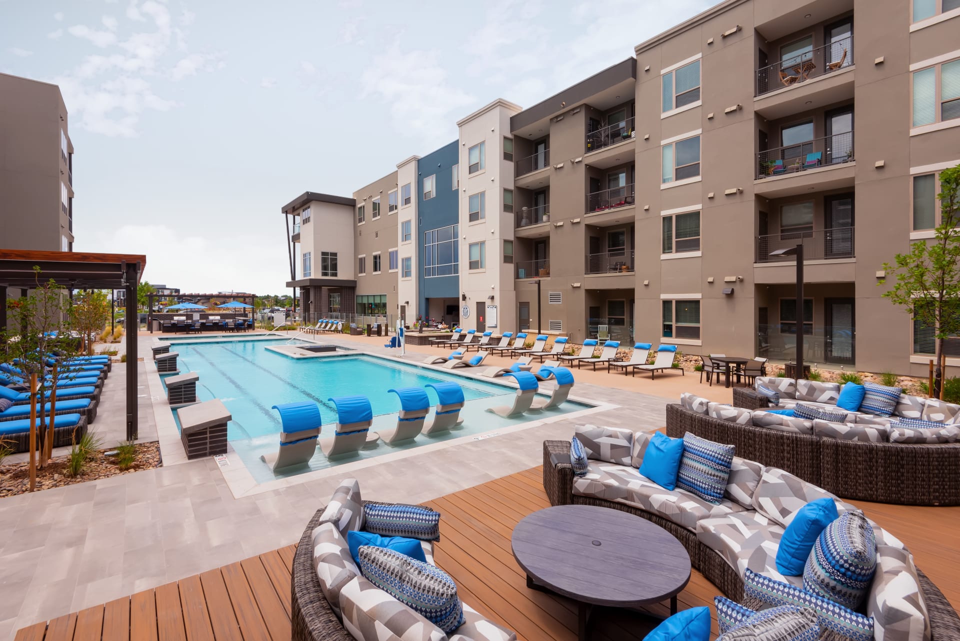 Pool at Avalon Lowry (2 of 4)