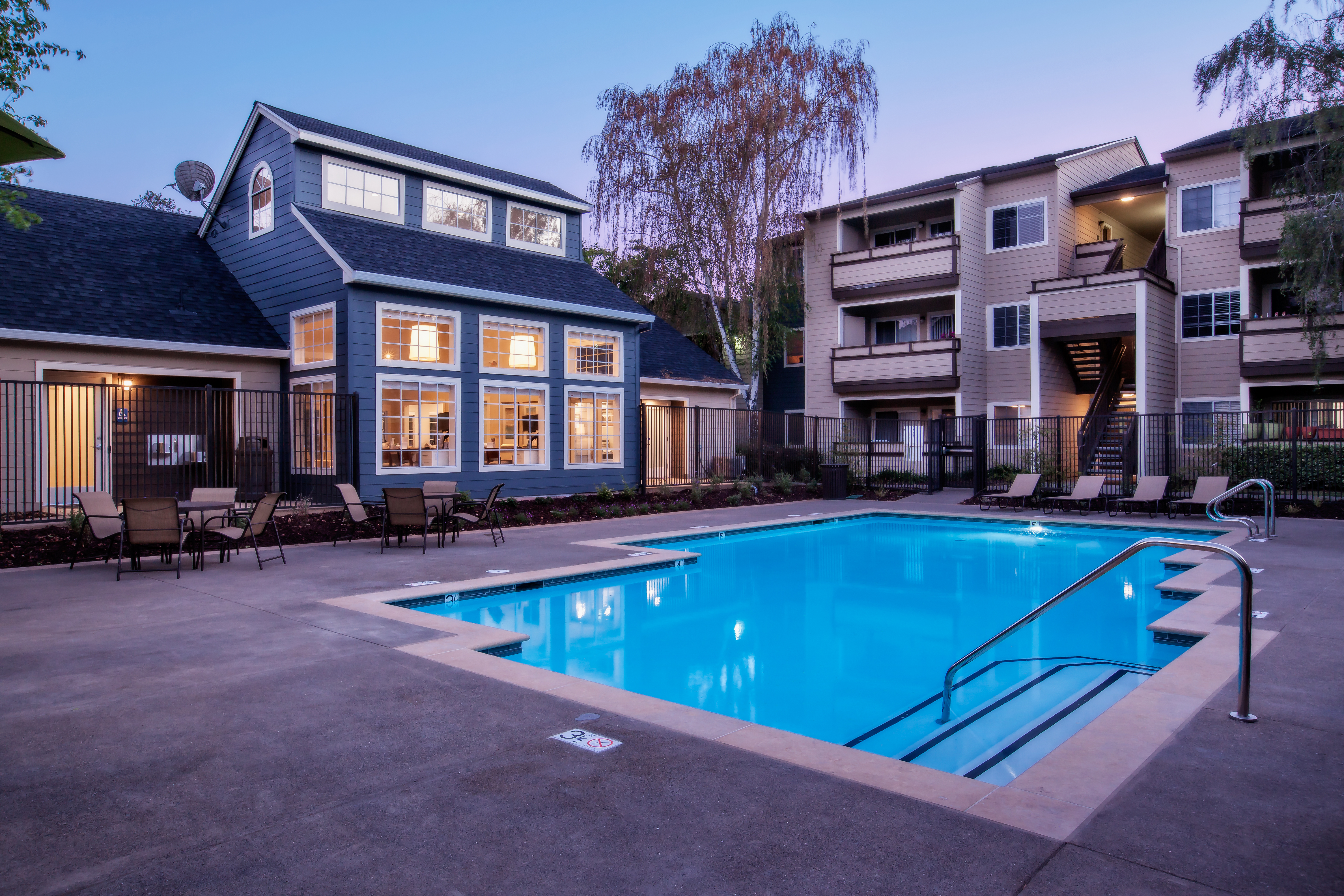Pool at Eaves (3 of 3)