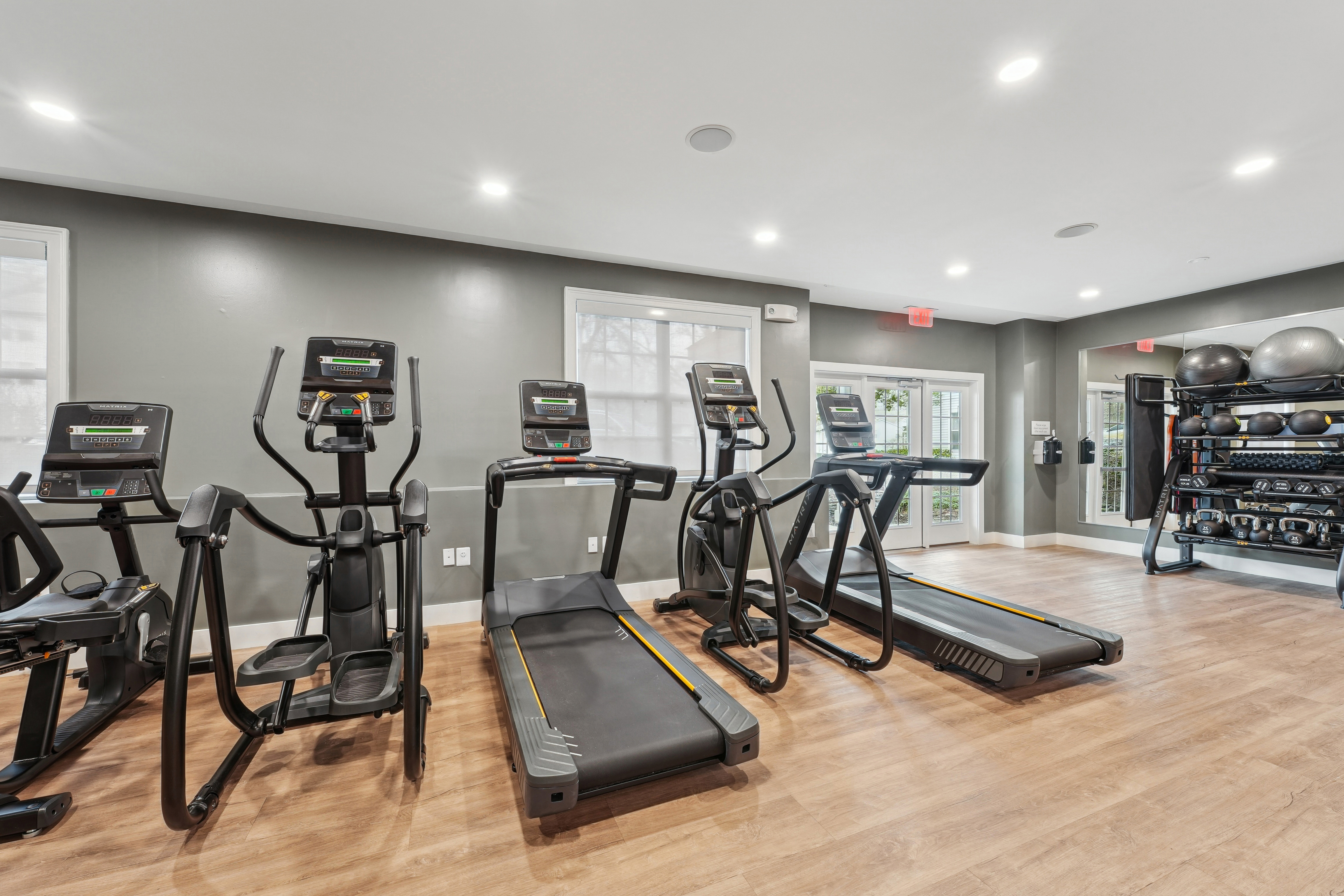 Gym at Eaves Columbia Town Center (6 of 6)