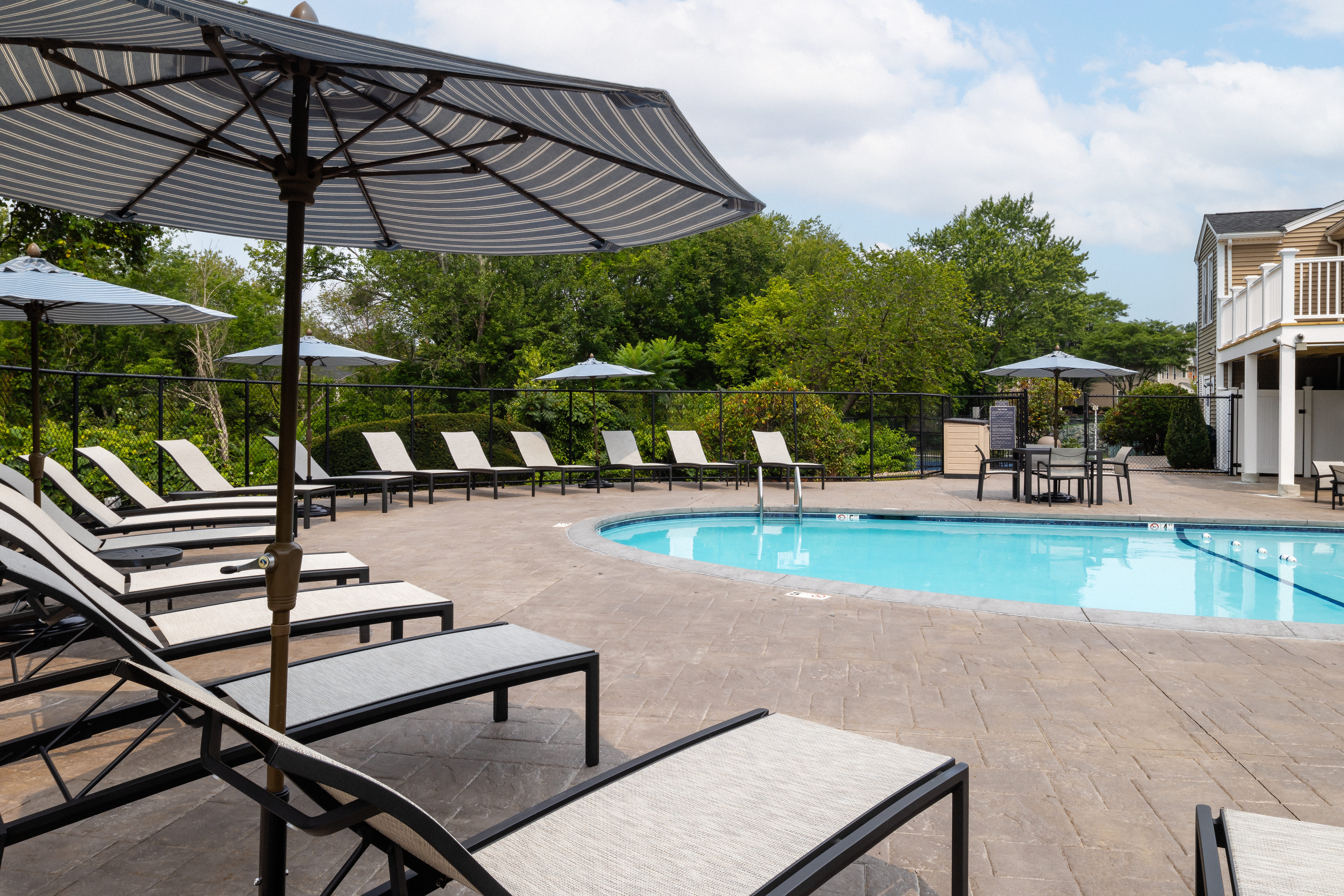 Pool at Eaves (2 of 6)