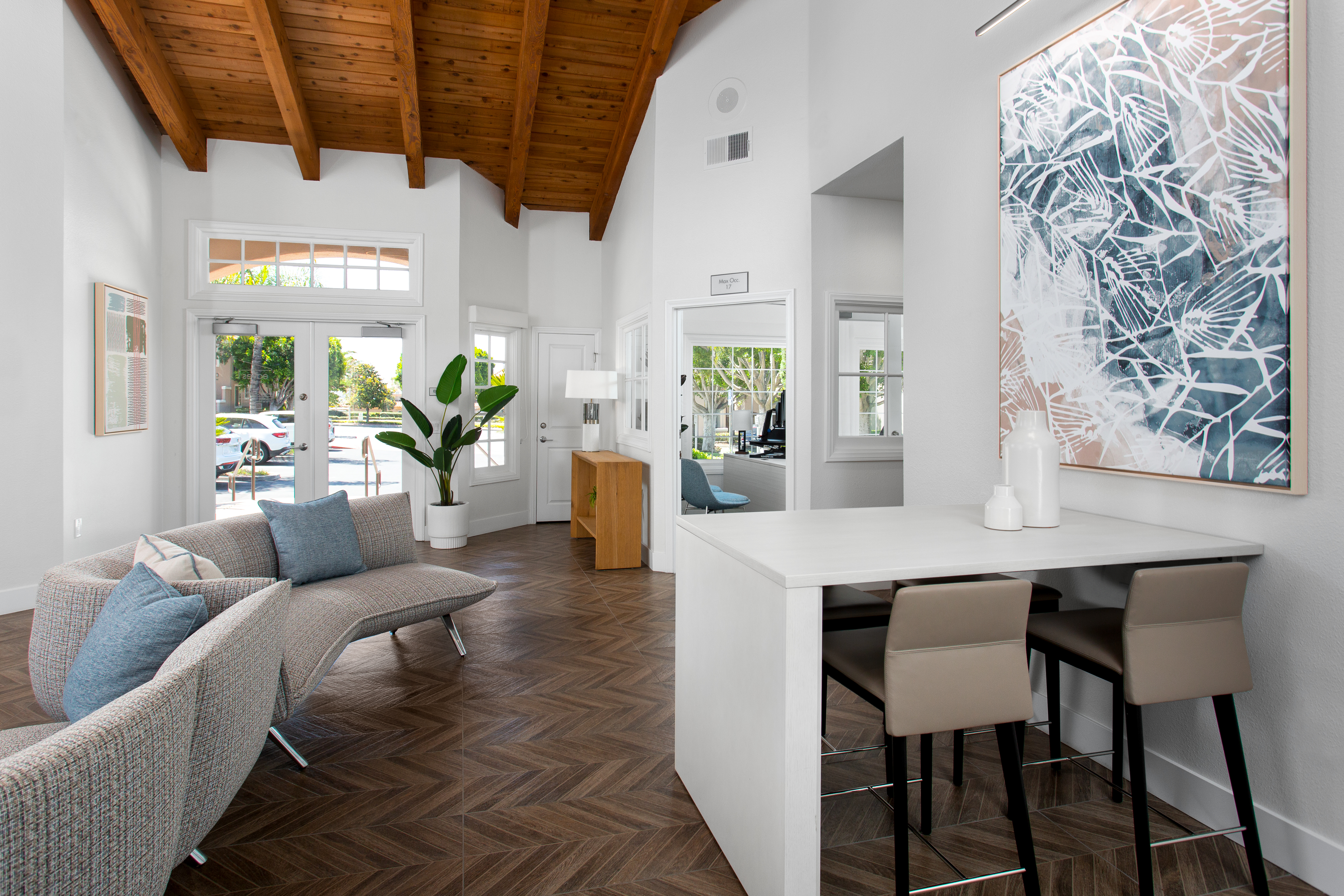 Lobby at Eaves Santa Margarita (3 of 5)