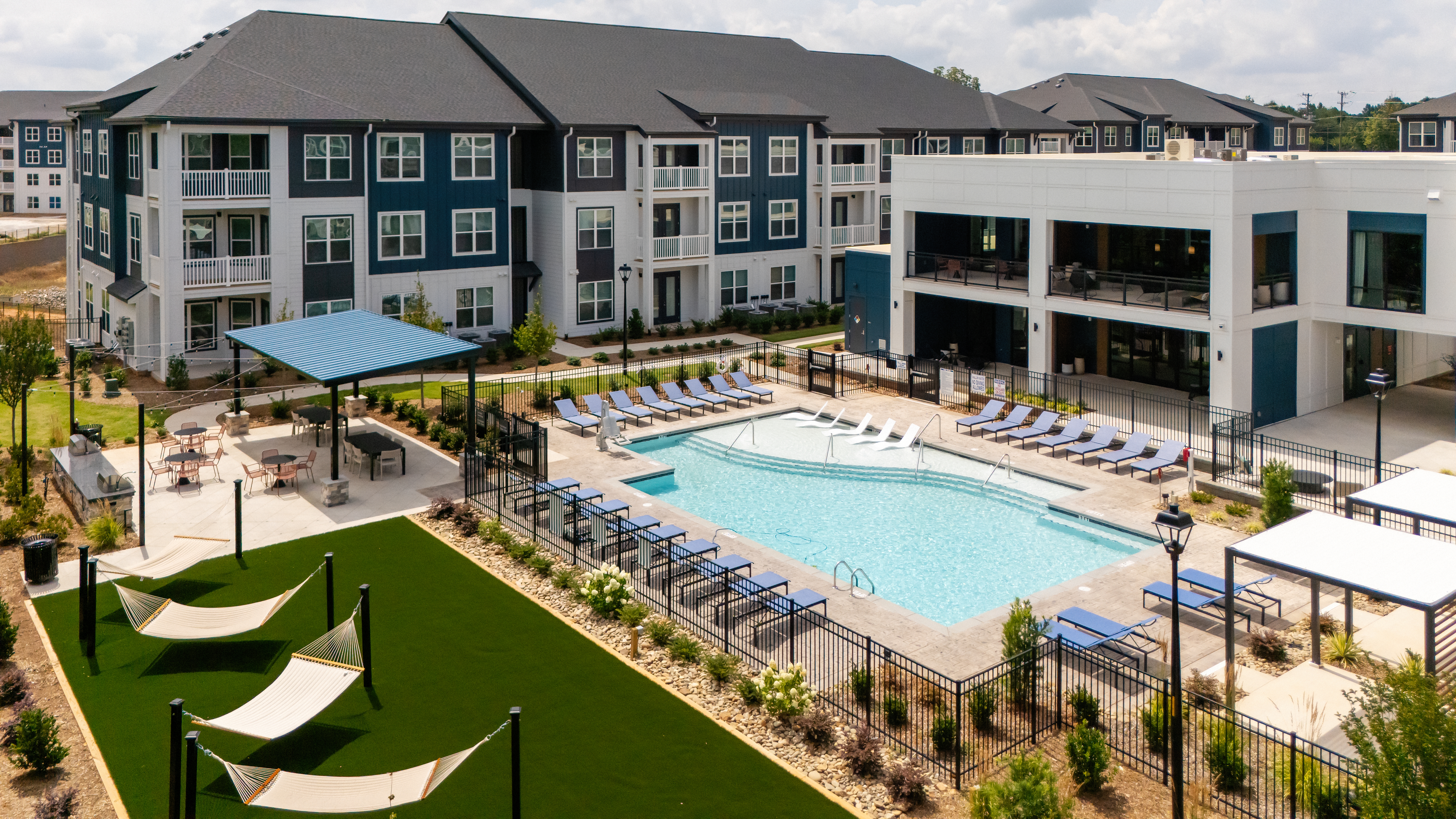Pool at Avalon Lake Norman (5 of 6)